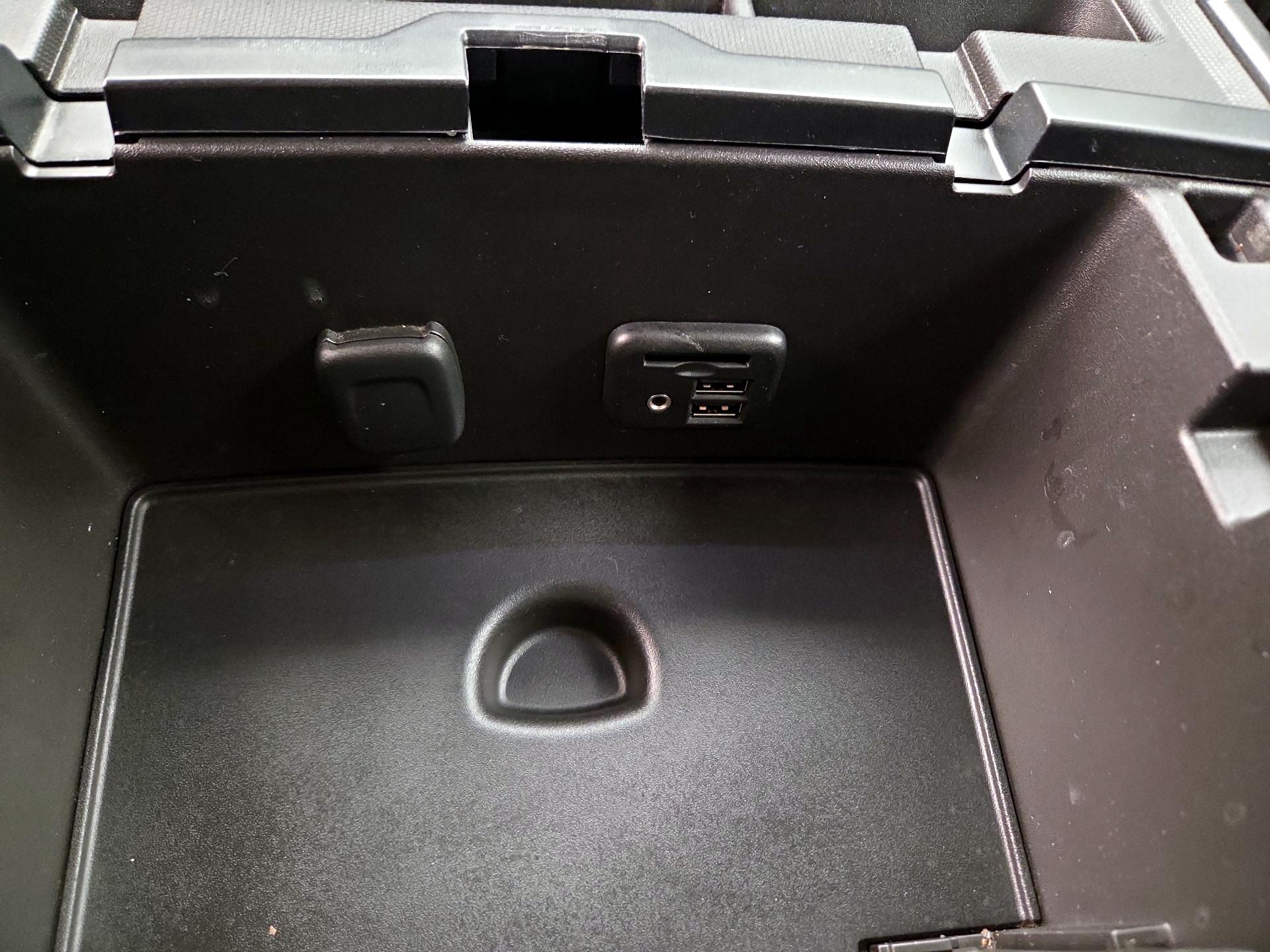 Thumbnail: 2015 Chevrolet Silverado 1500 - 19