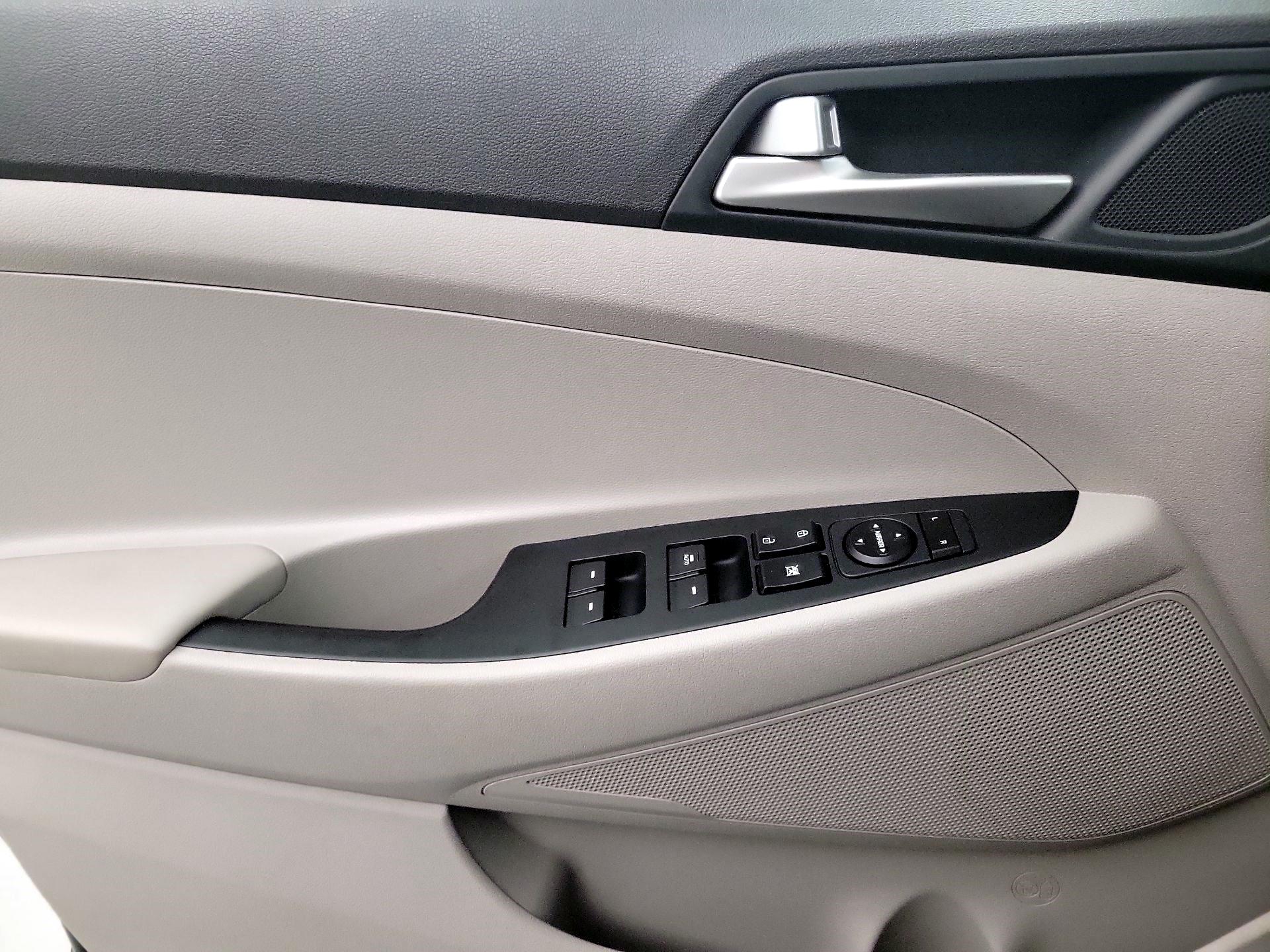 Thumbnail: 2020 Hyundai Tucson - 10