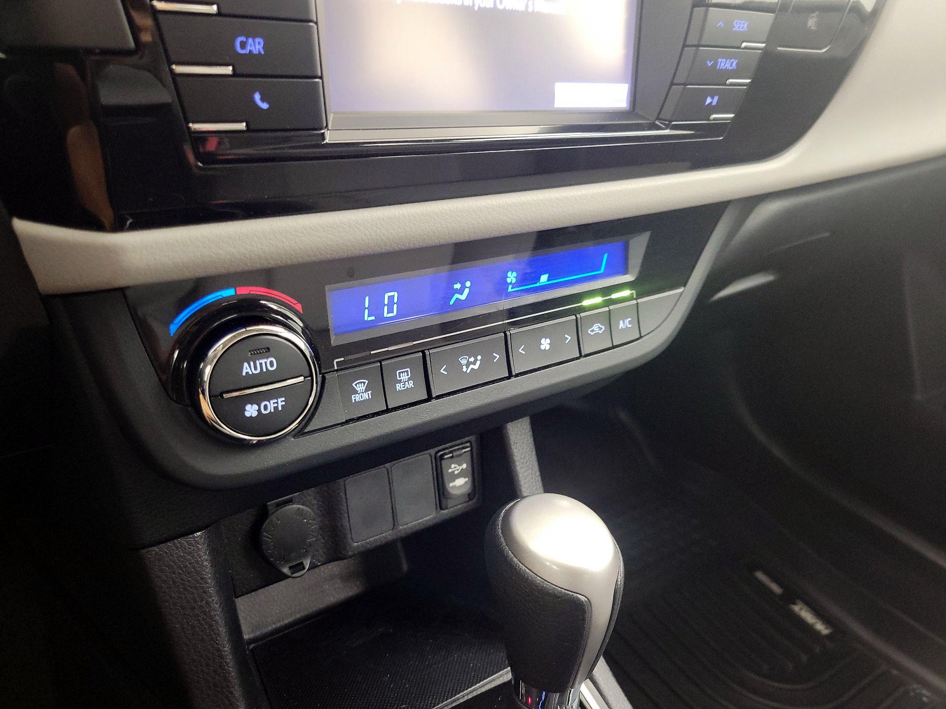 Thumbnail: 2016 Toyota Corolla - 16