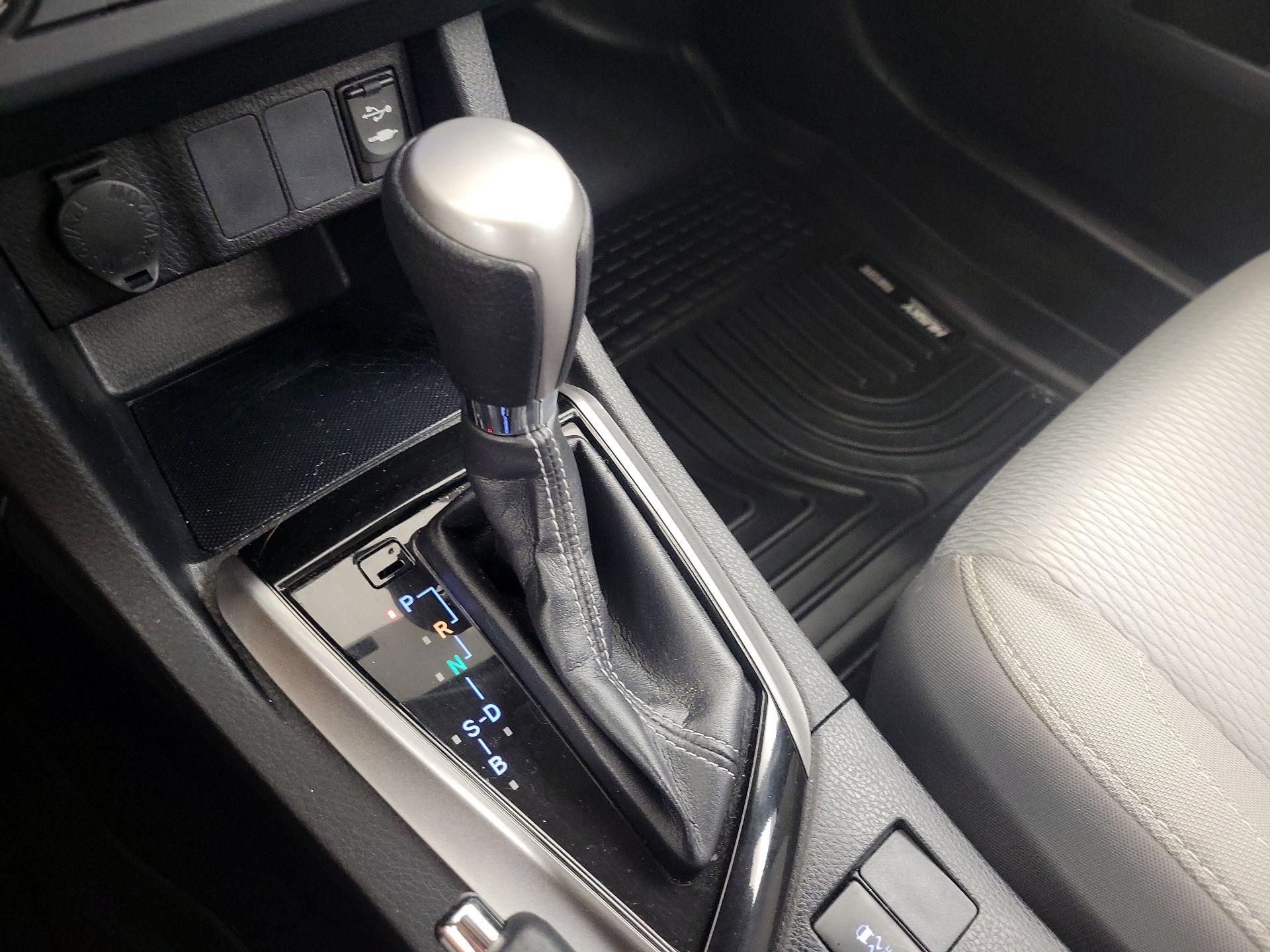 Thumbnail: 2016 Toyota Corolla - 17