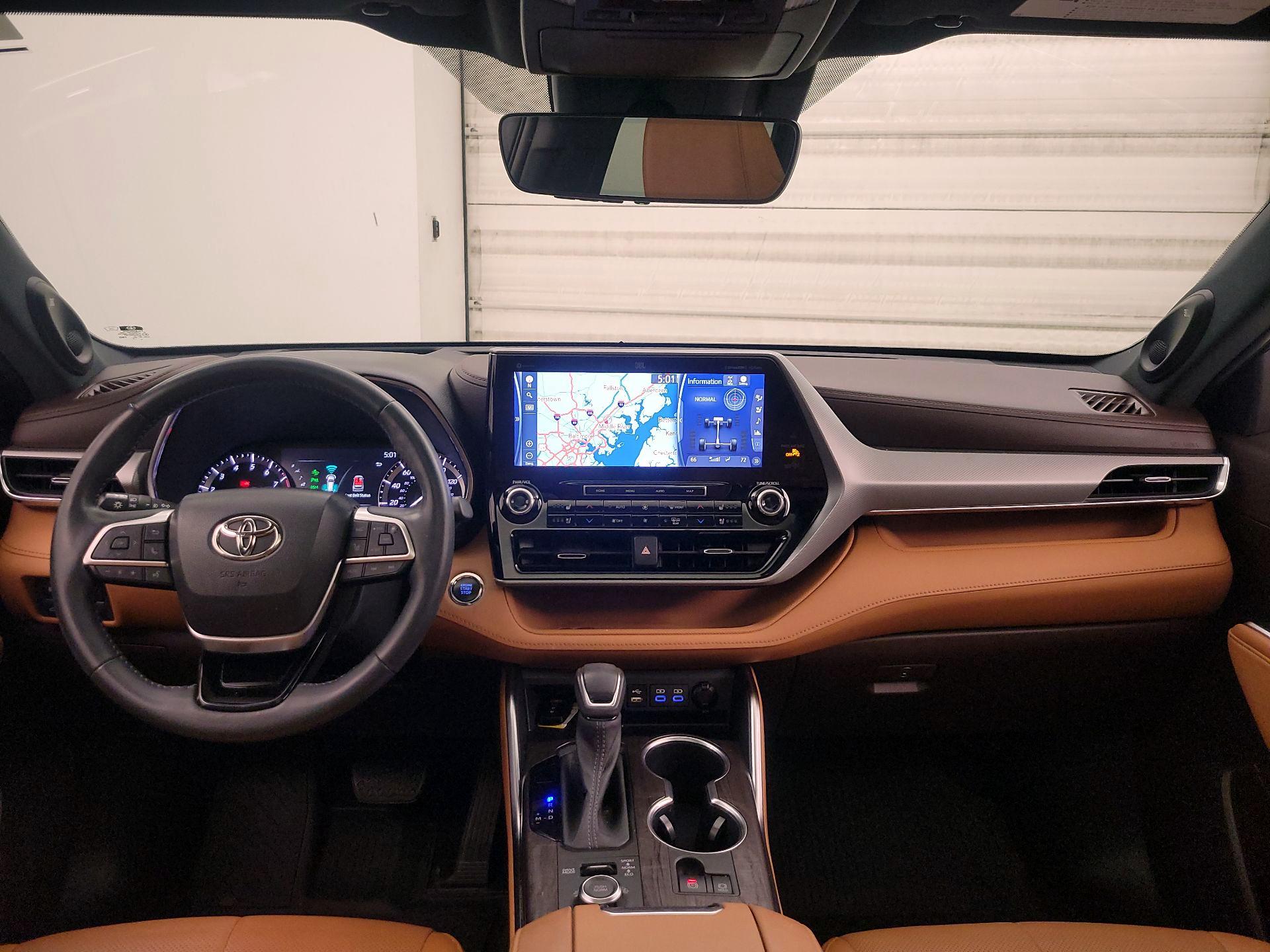 Thumbnail: 2022 Toyota Highlander - 9