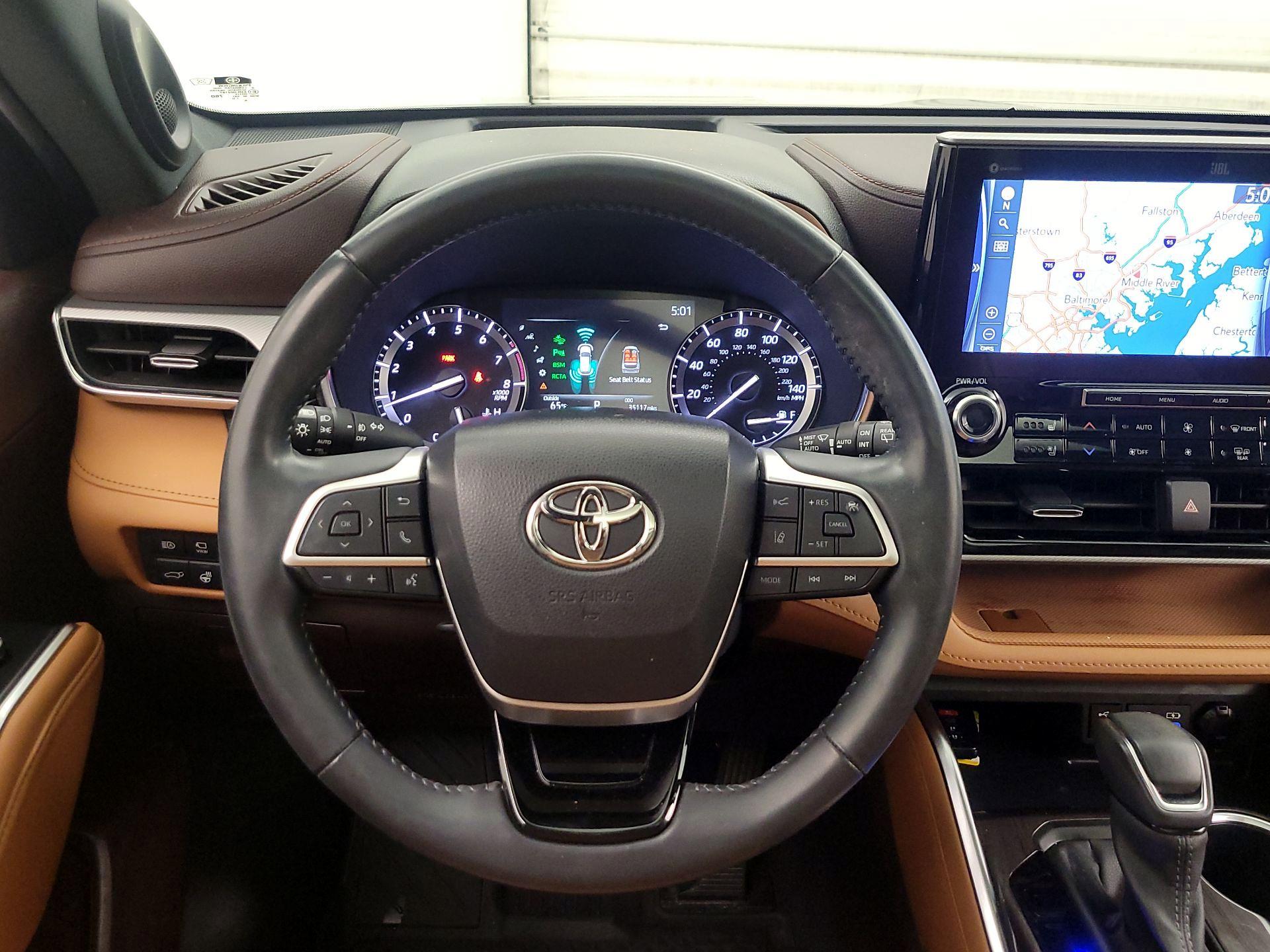 Thumbnail: 2022 Toyota Highlander - 10