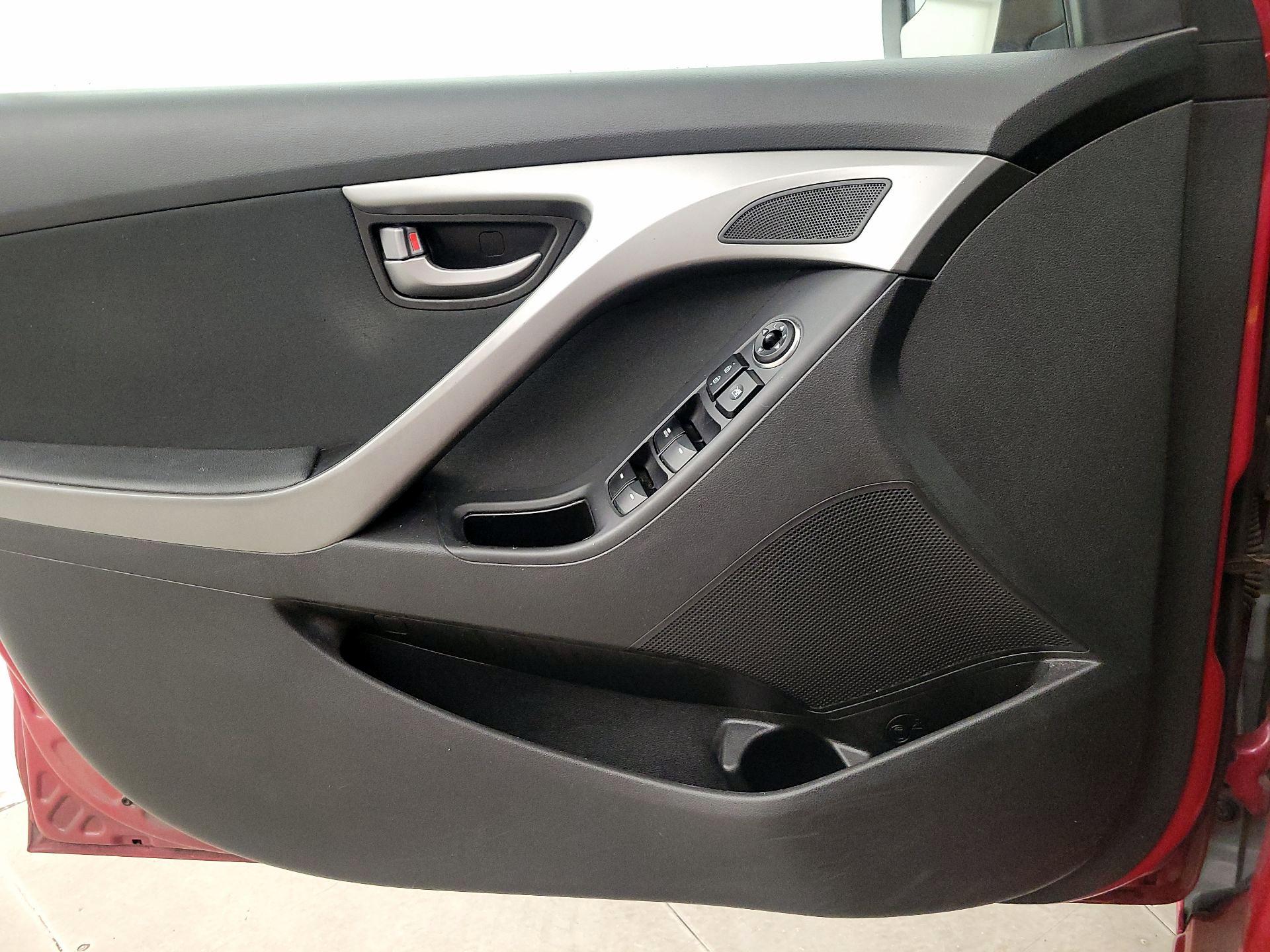 Thumbnail: 2015 Hyundai Elantra - 12