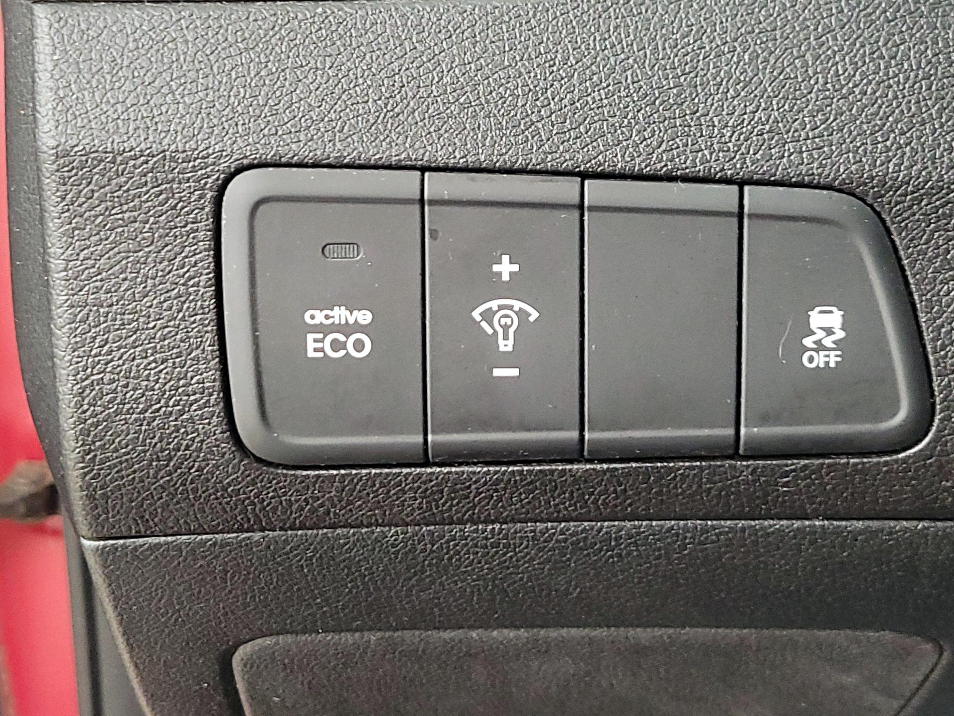Thumbnail: 2015 Hyundai Elantra - 13