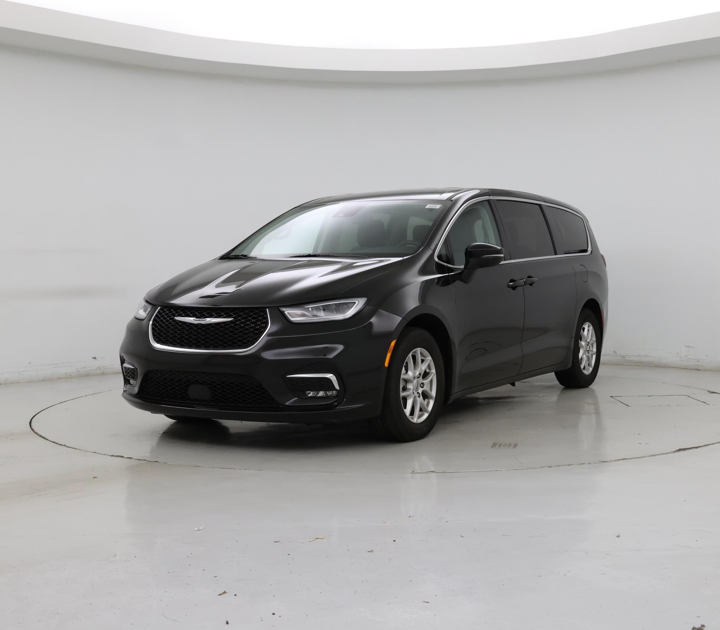 Thumbnail: 2023 Chrysler Pacifica - 4