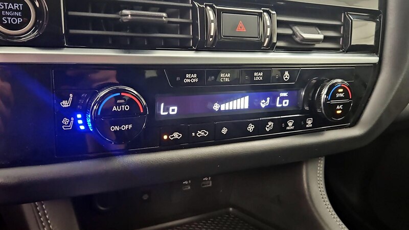 2022 Nissan Pathfinder Platinum 17