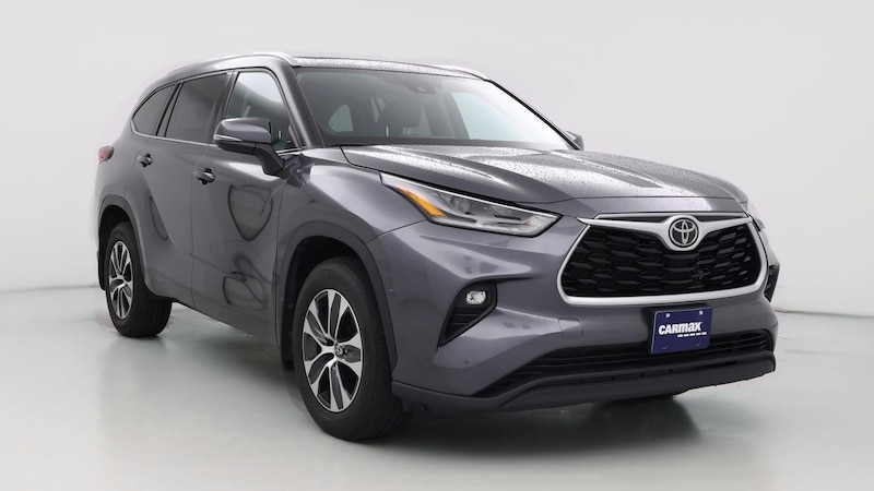 2021 Toyota Highlander XLE Hero Image