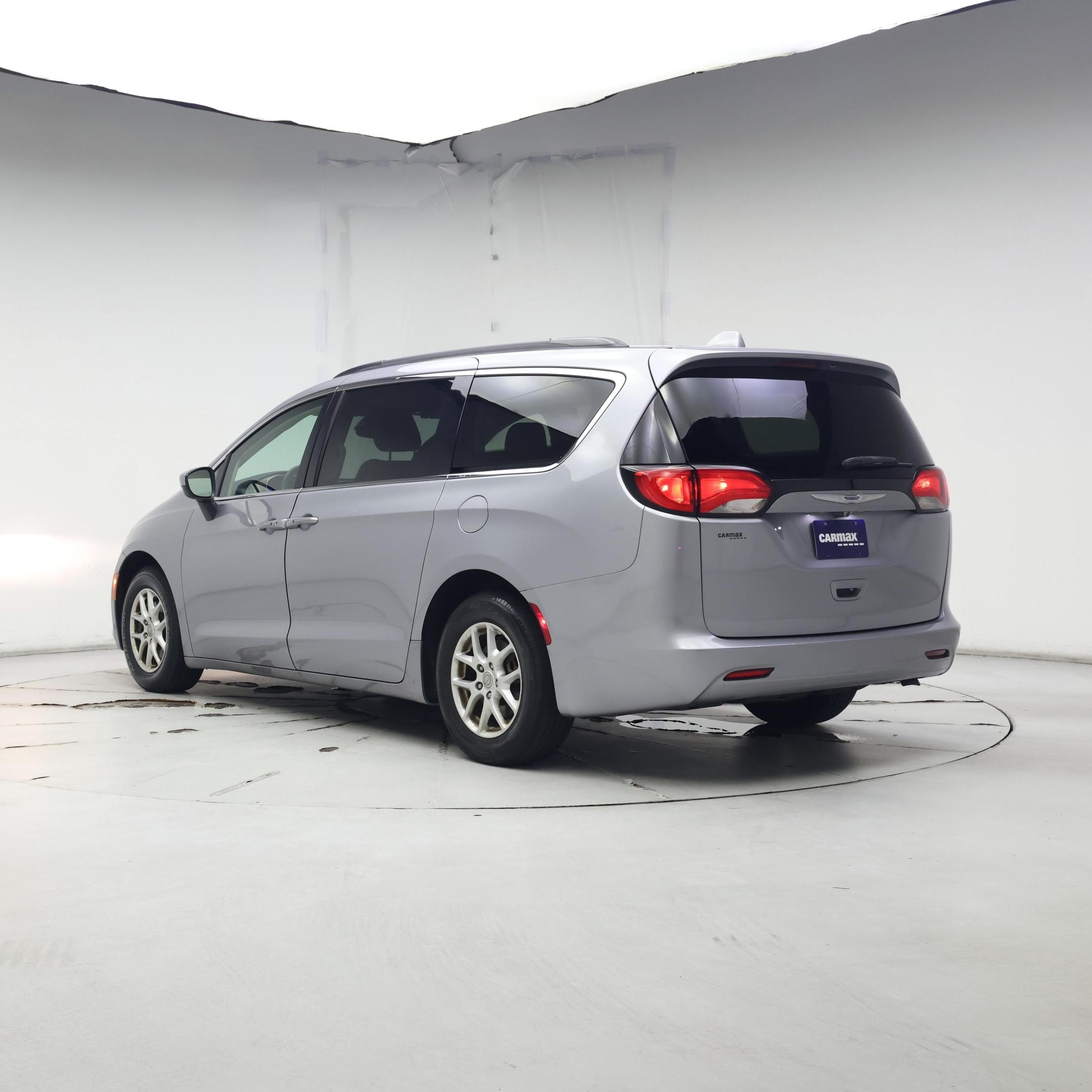 Thumbnail: 2020 Chrysler Voyager - 2