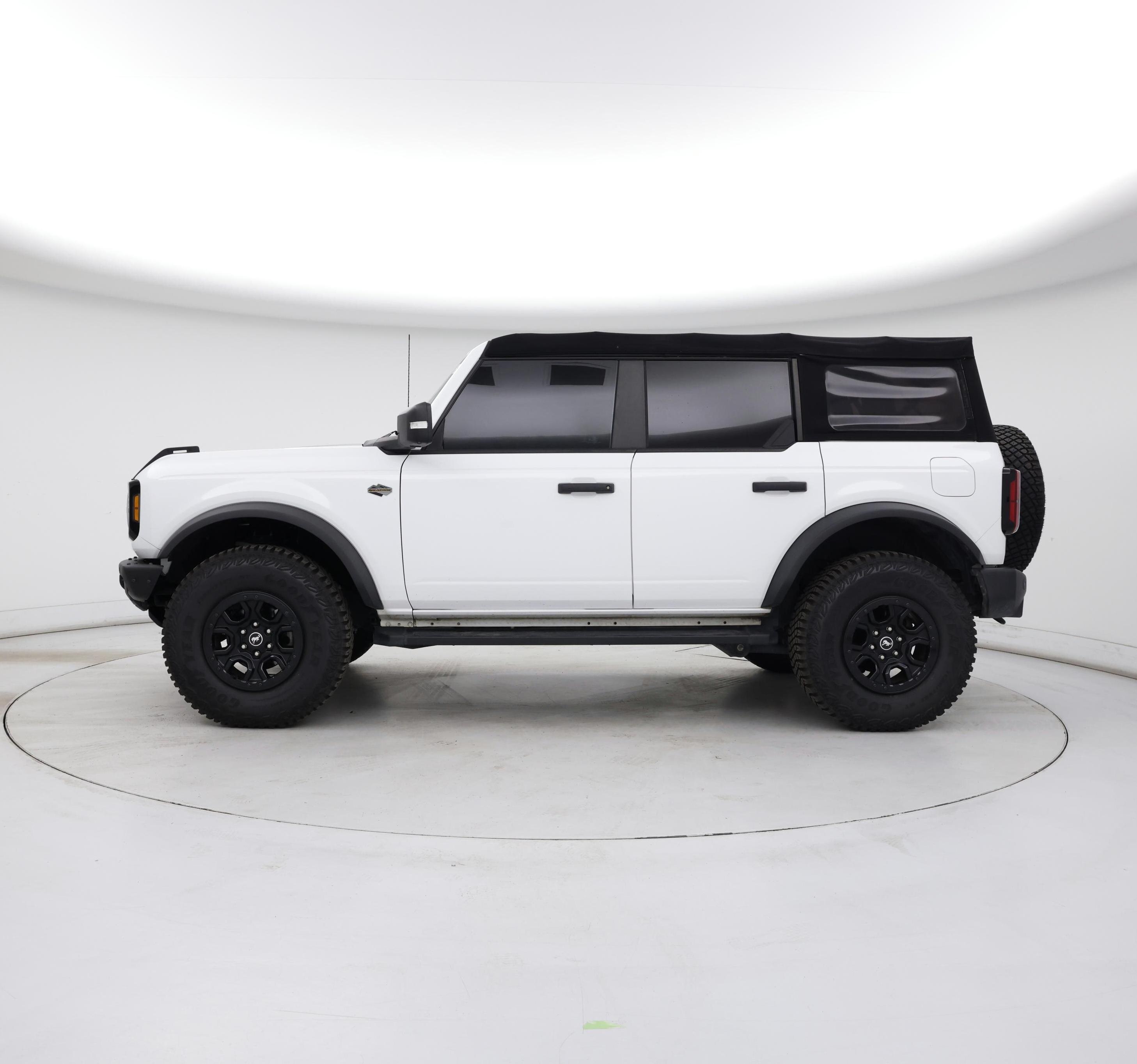 Thumbnail: 2022 Ford Bronco - 3