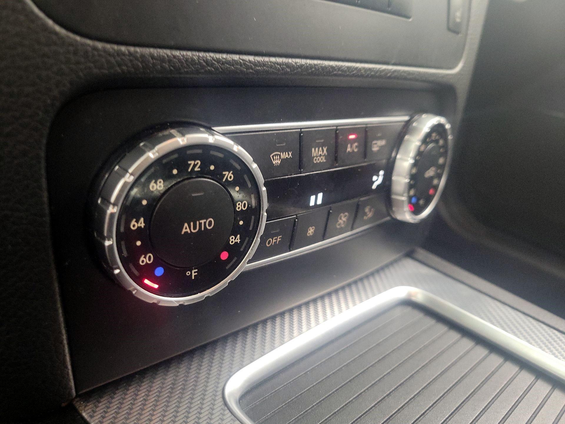Thumbnail: 2015 Mercedes-Benz GLK - 17