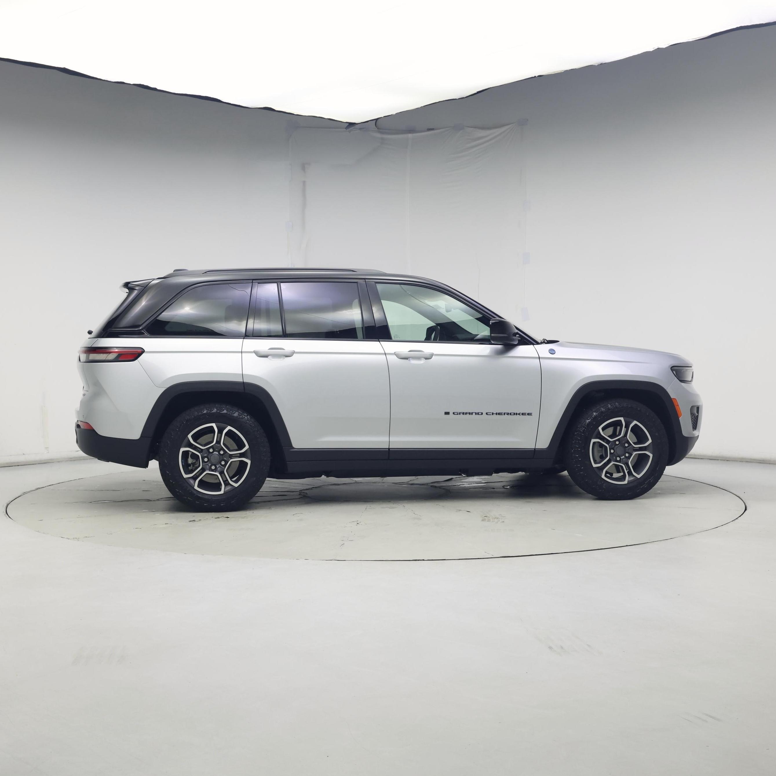 Thumbnail: 2023 Jeep Grand Cherokee - 7