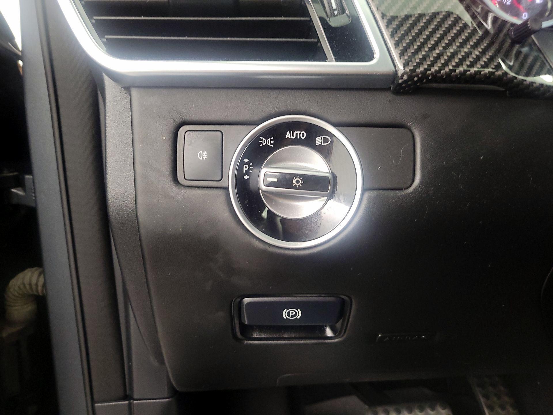Thumbnail: 2019 Mercedes-Benz GL-Class - 13