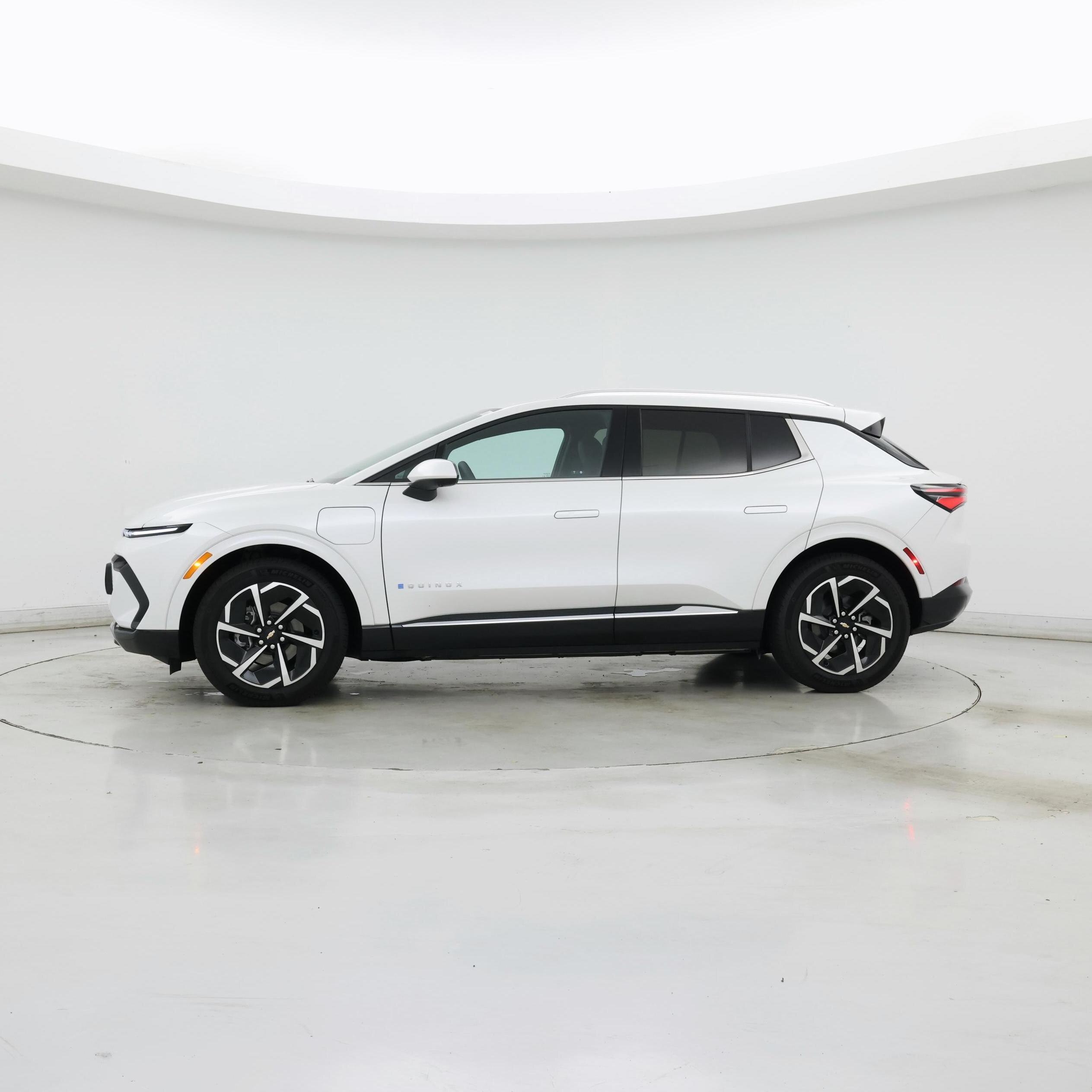 Thumbnail: 2024 Chevrolet Equinox - 3