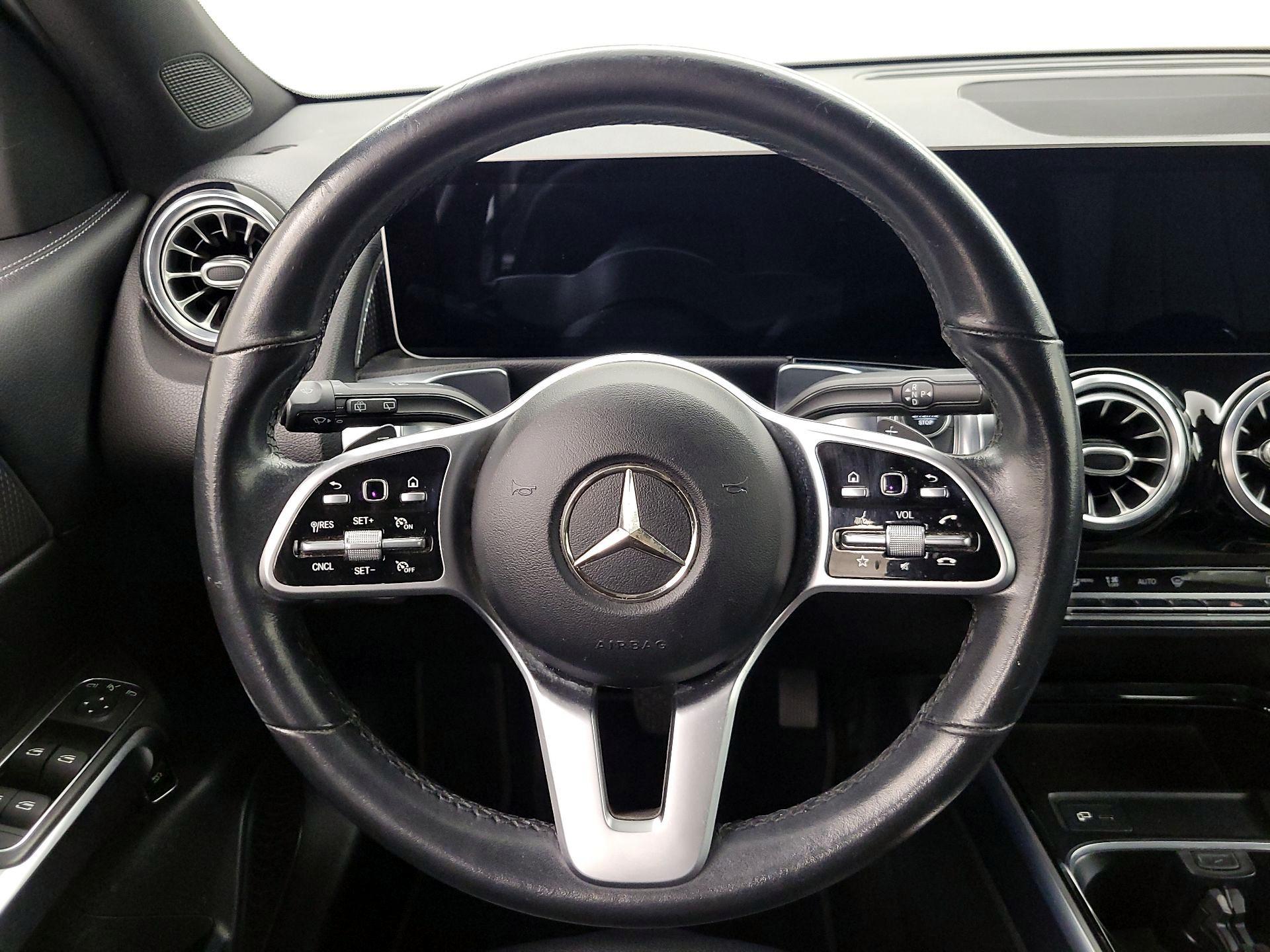 Thumbnail: 2021 Mercedes-Benz GLB - 10