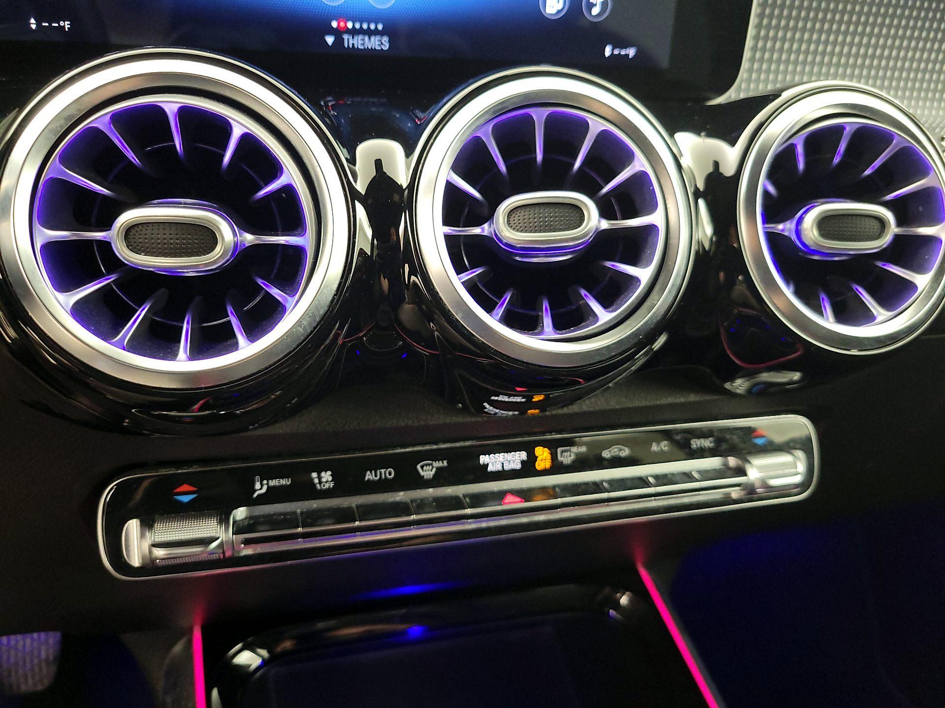 Thumbnail: 2021 Mercedes-Benz GLB - 16