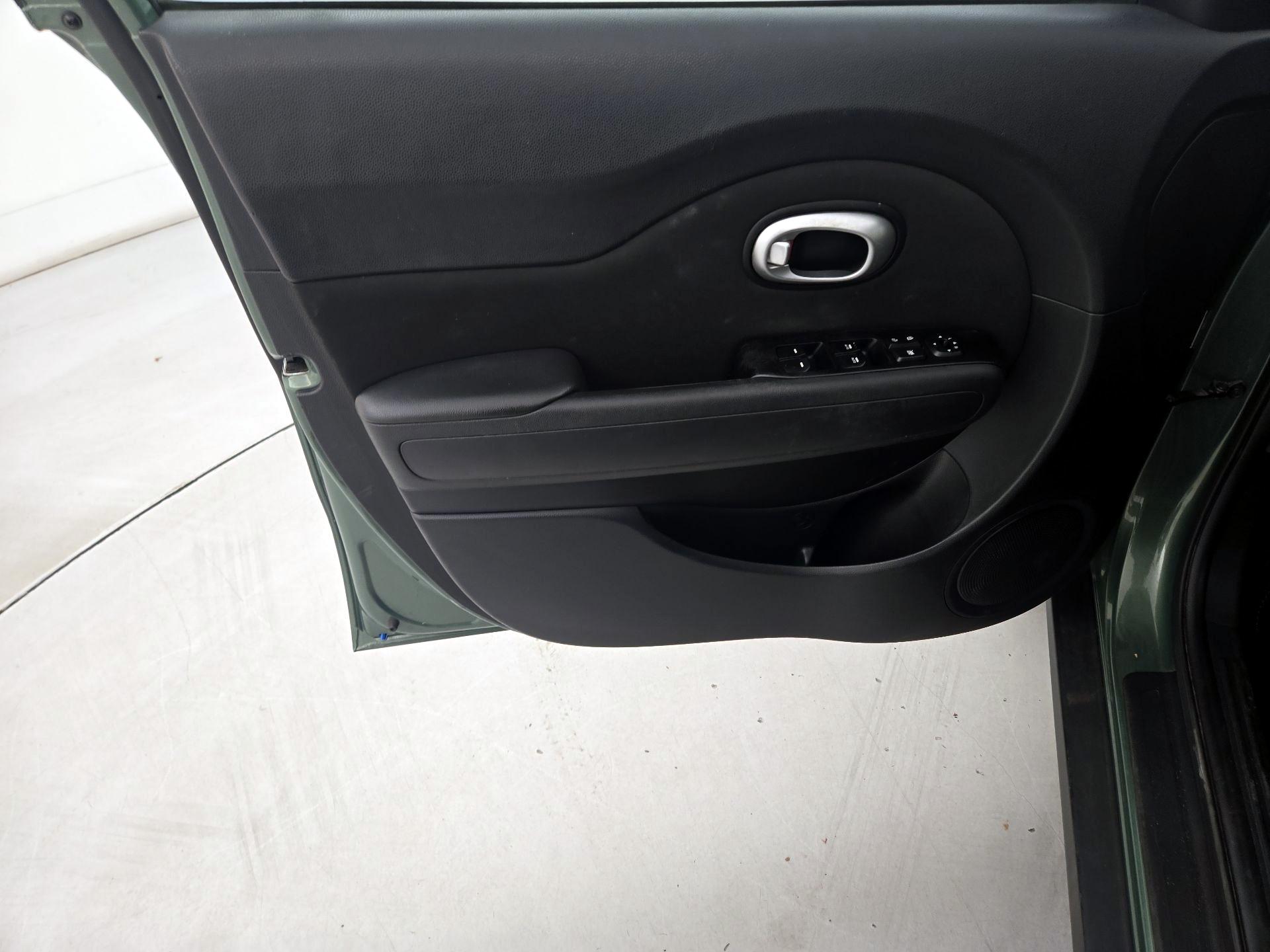 Thumbnail: 2014 Kia Soul - 12