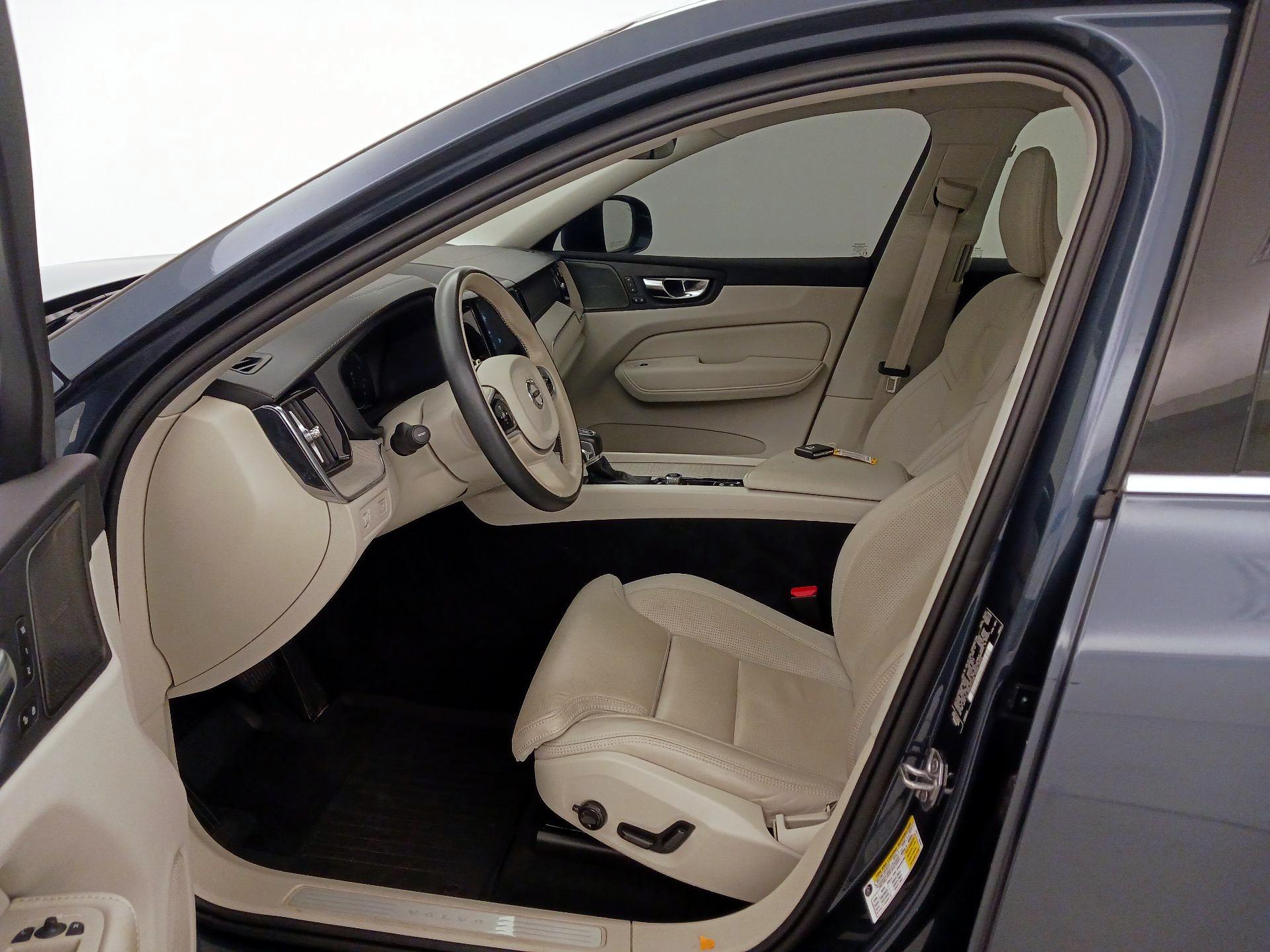 Thumbnail: 2021 Volvo XC60 - 11