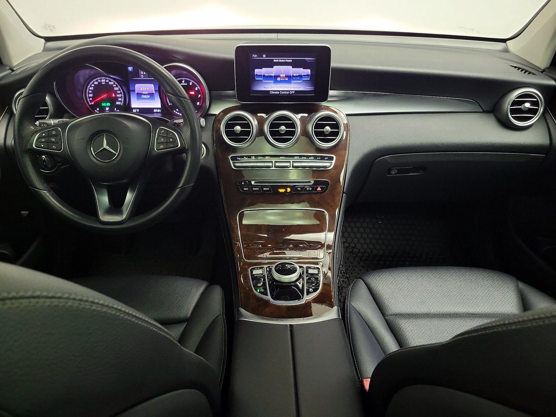 Thumbnail: 2017 Mercedes-Benz GLC - 9