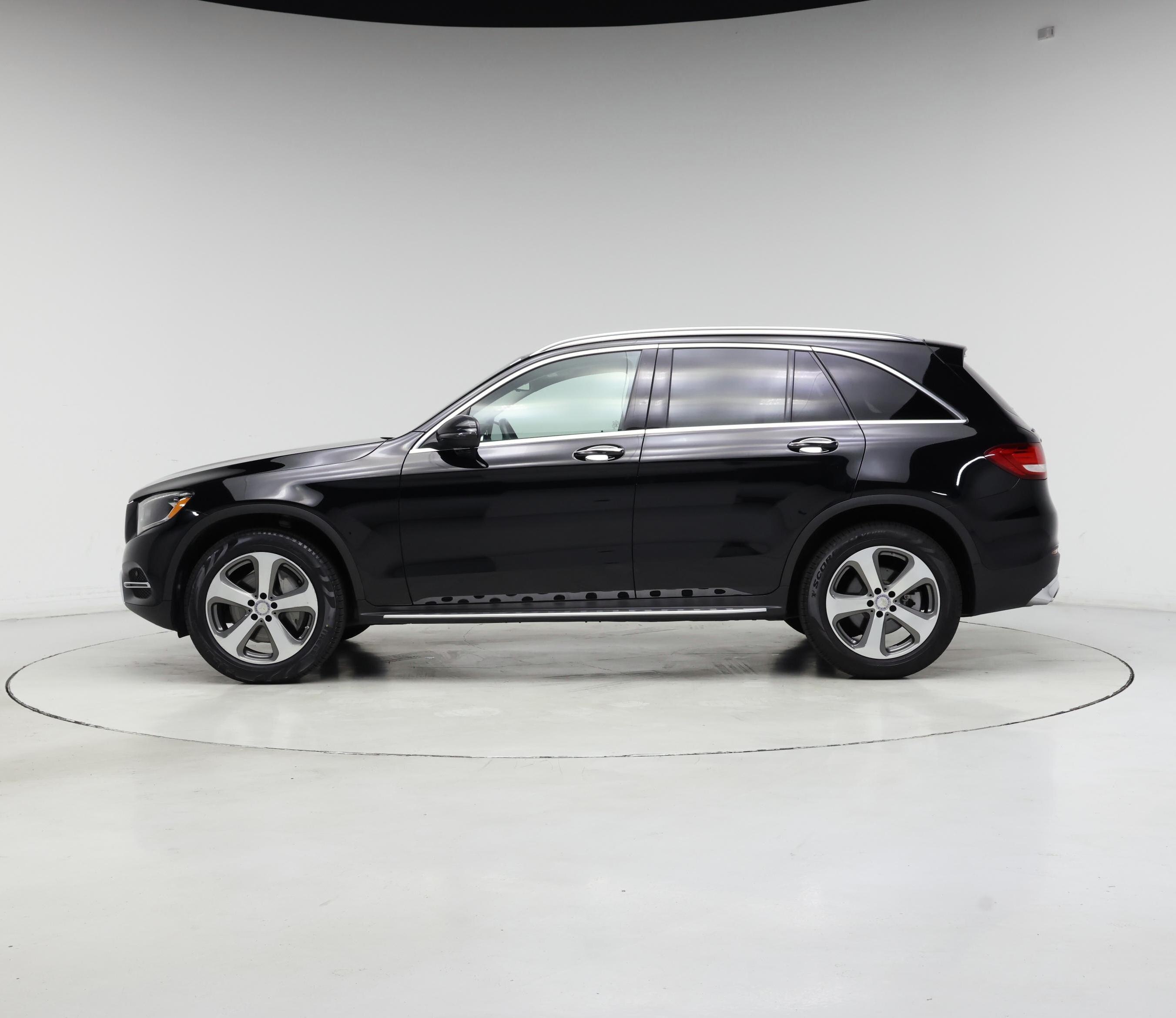 Thumbnail: 2017 Mercedes-Benz GLC - 3