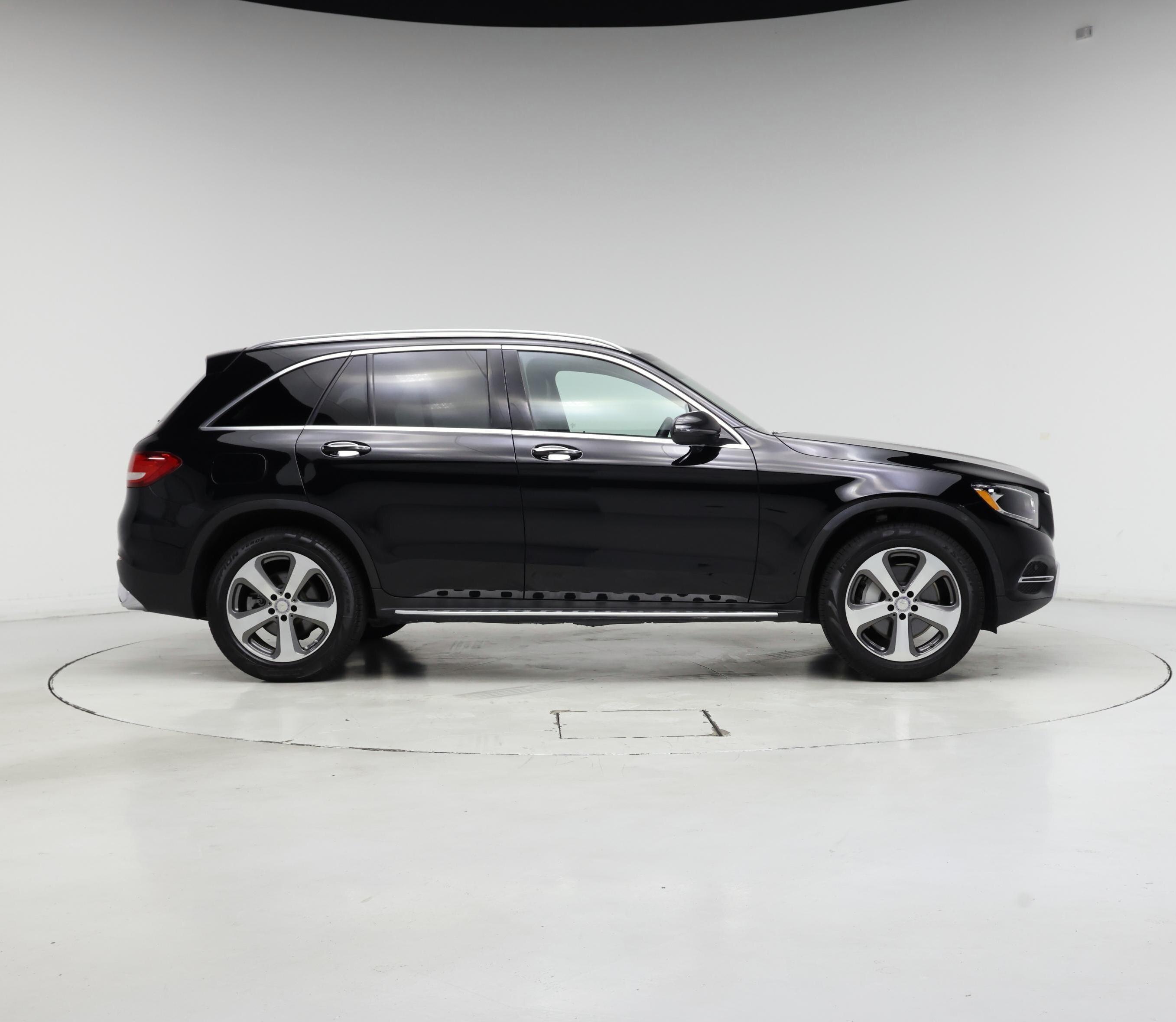 Thumbnail: 2017 Mercedes-Benz GLC - 7