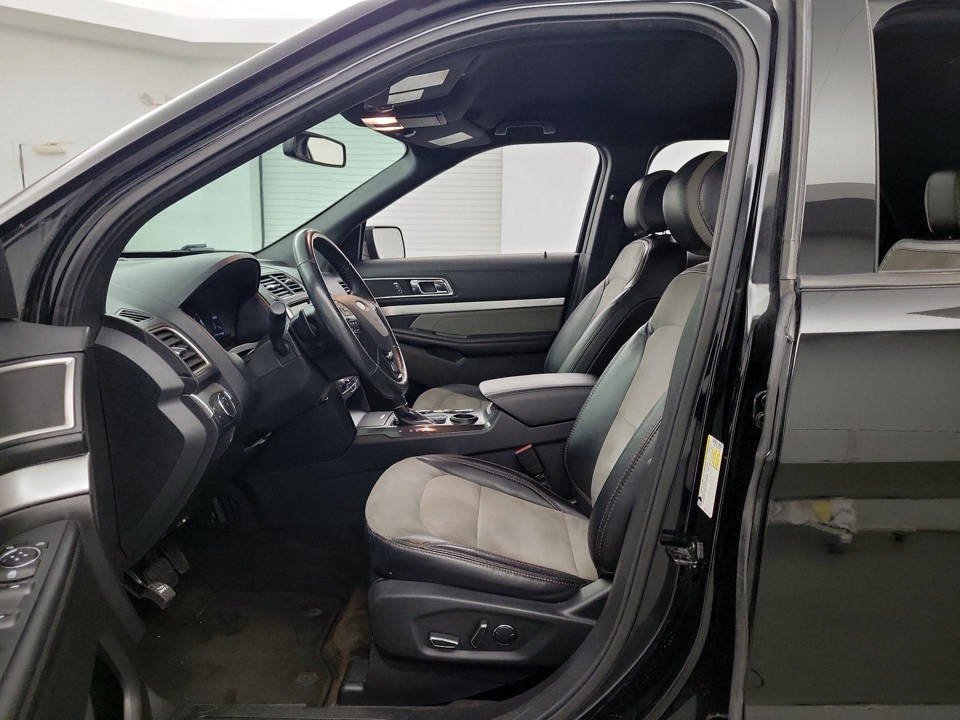 Thumbnail: 2017 Ford Explorer - 9