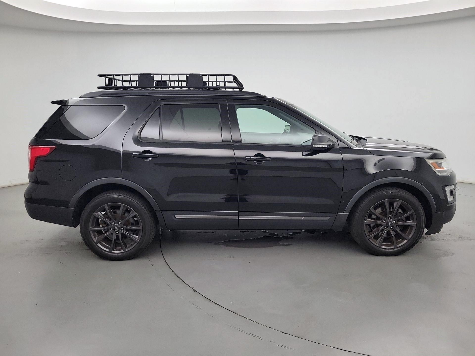 Thumbnail: 2017 Ford Explorer - 4