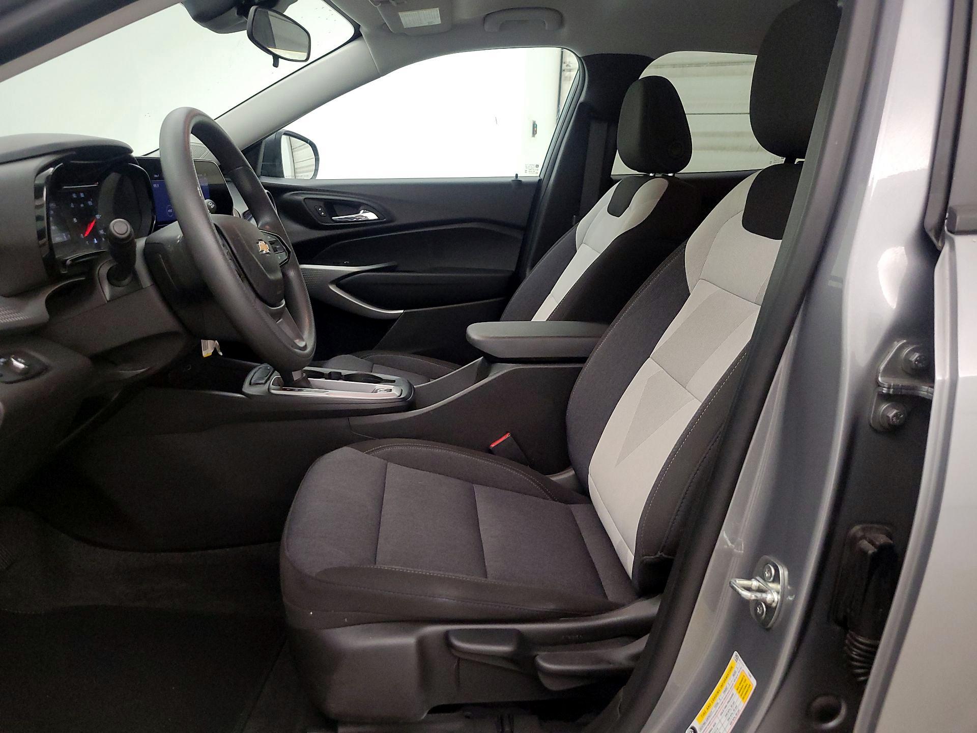 Thumbnail: 2024 Chevrolet Trax - 11