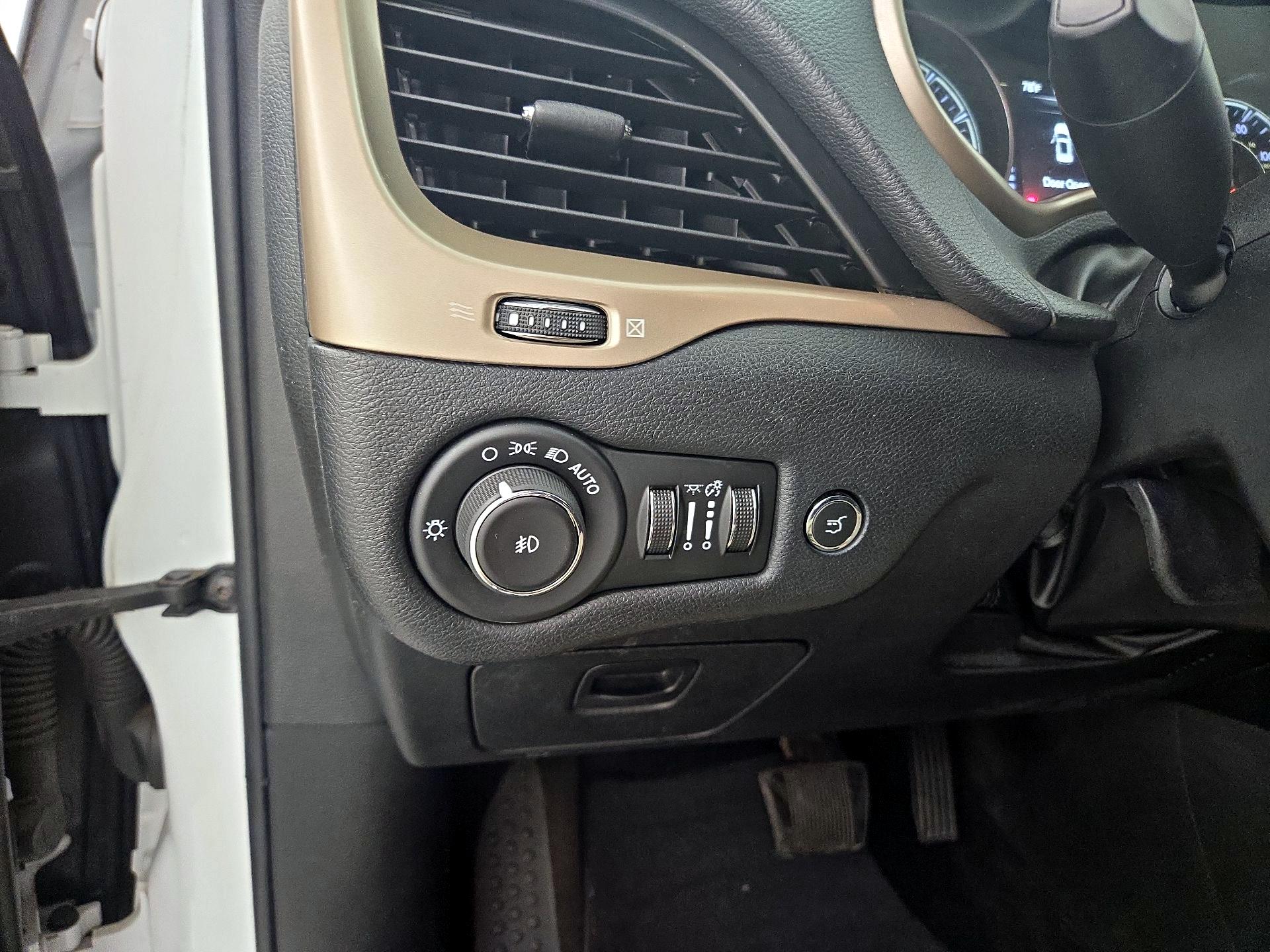 Thumbnail: 2014 Jeep Cherokee - 13