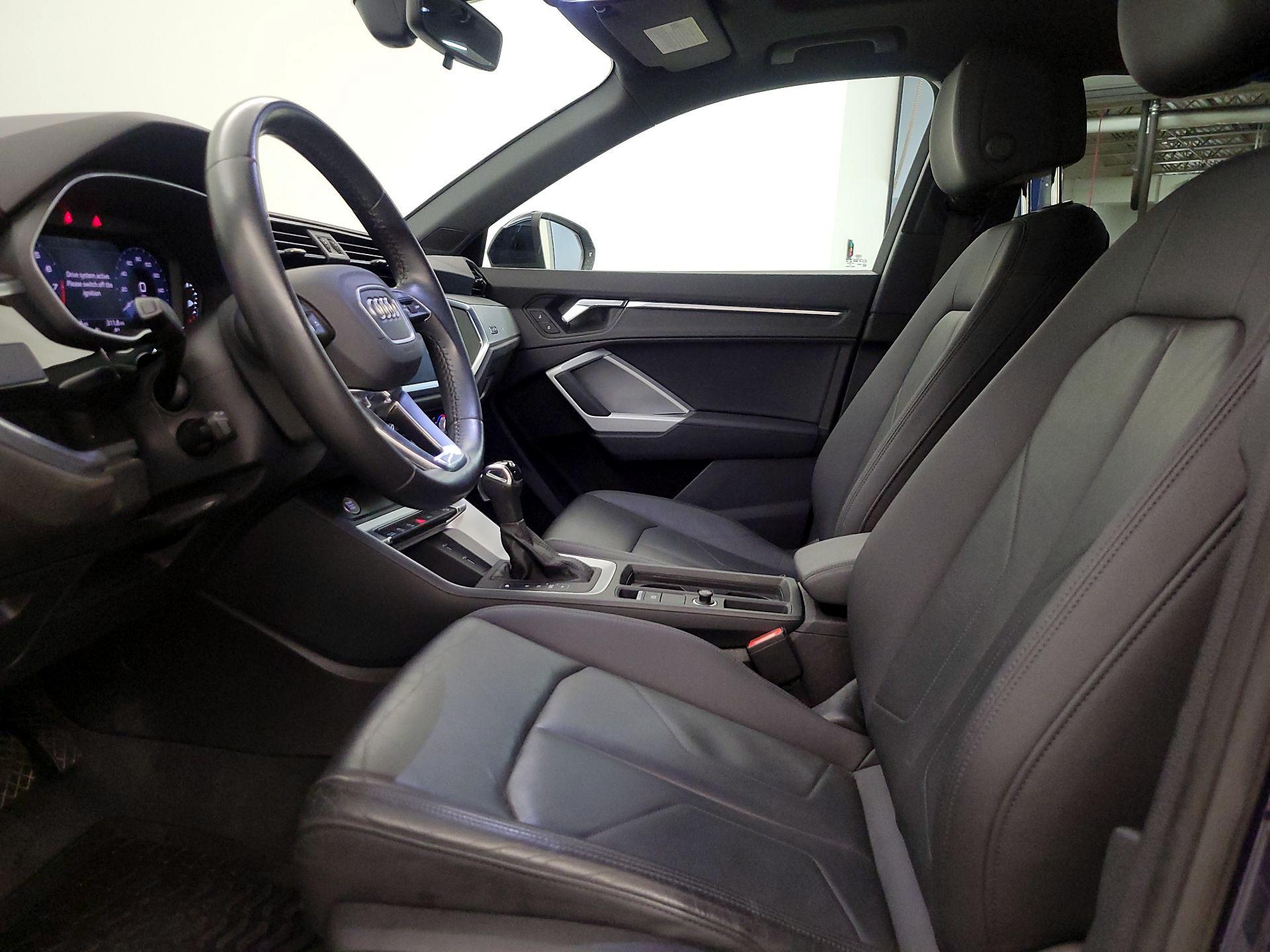 Thumbnail: 2020 Audi Q3 - 11