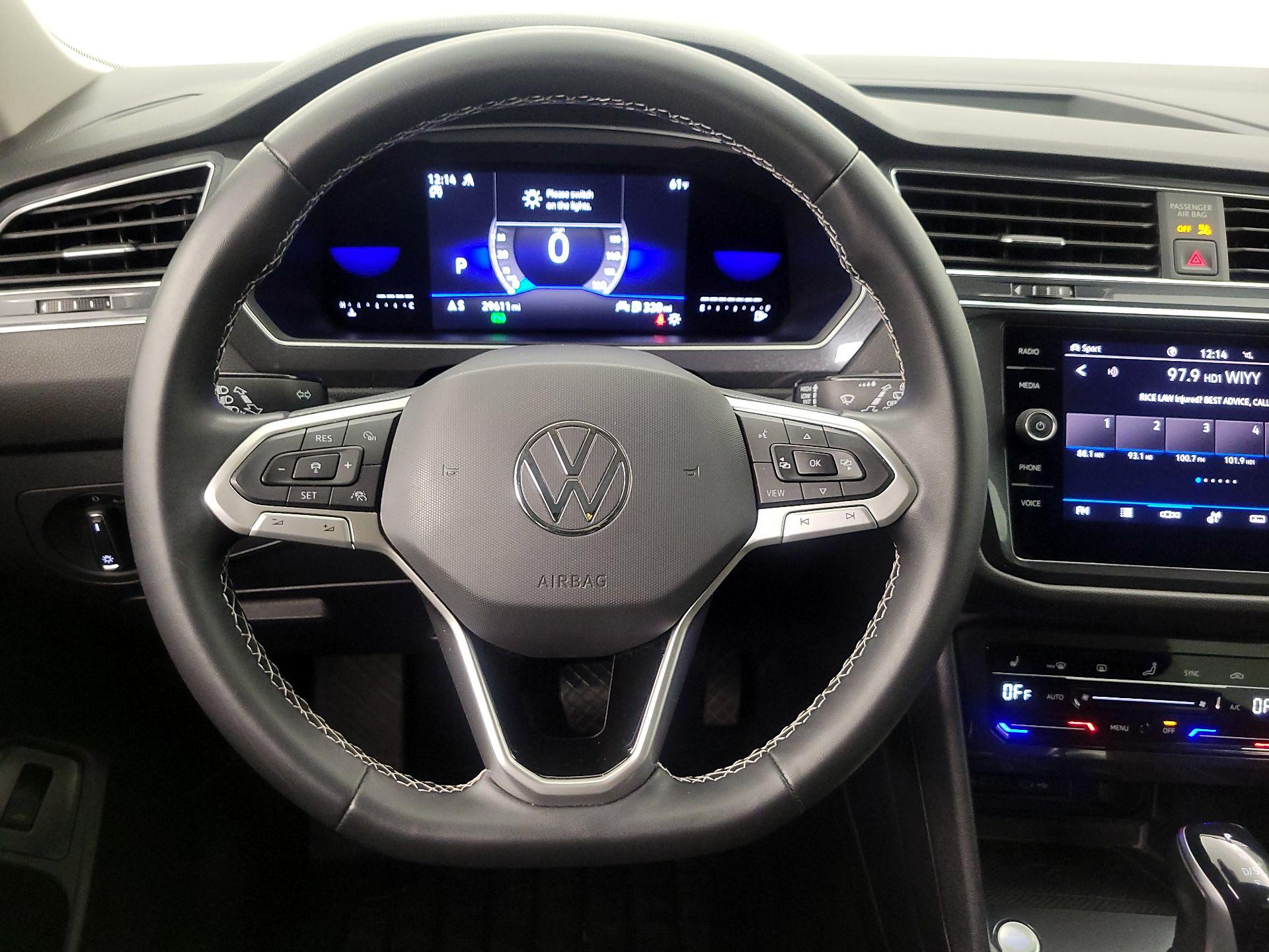 Thumbnail: 2022 Volkswagen Tiguan - 10