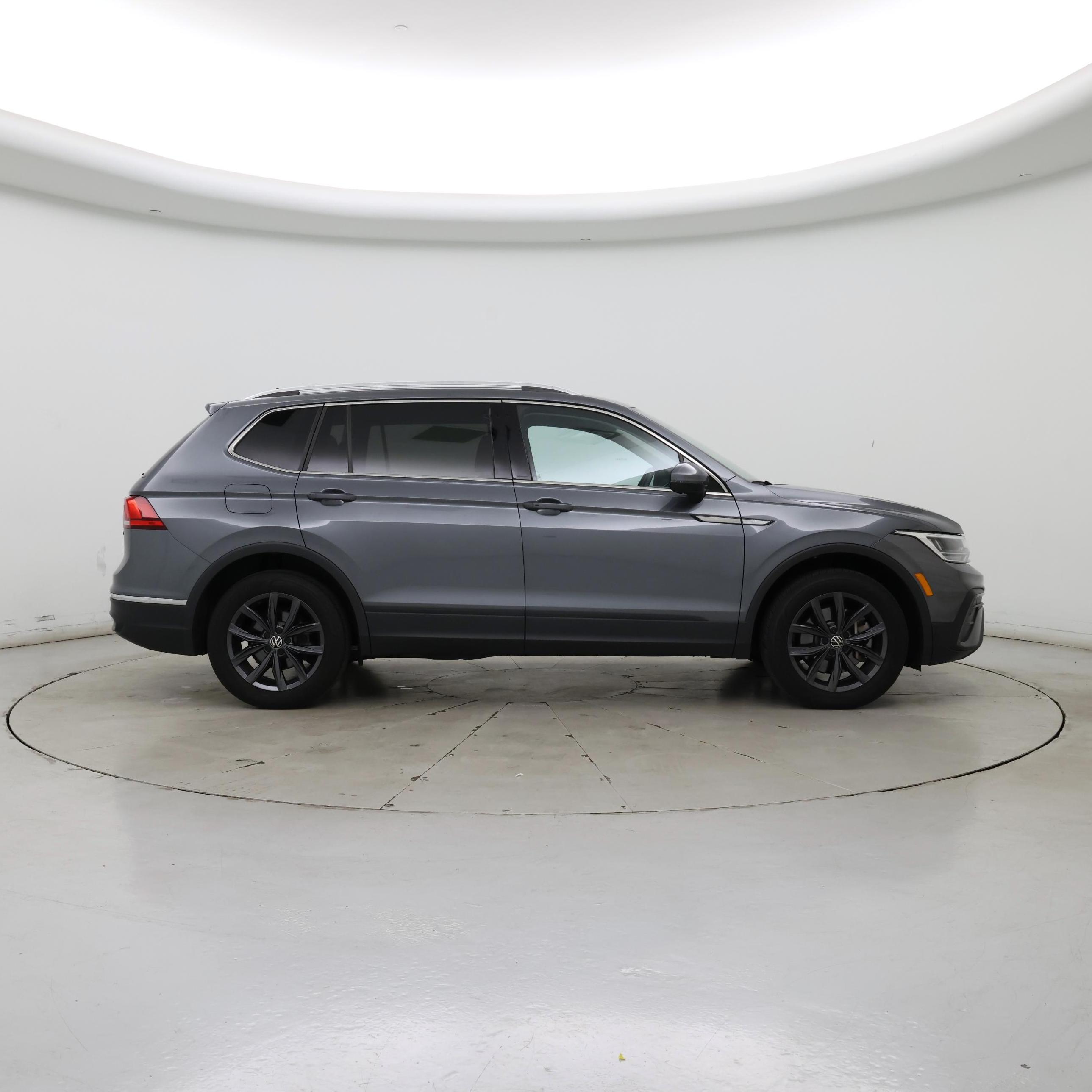 Thumbnail: 2022 Volkswagen Tiguan - 7
