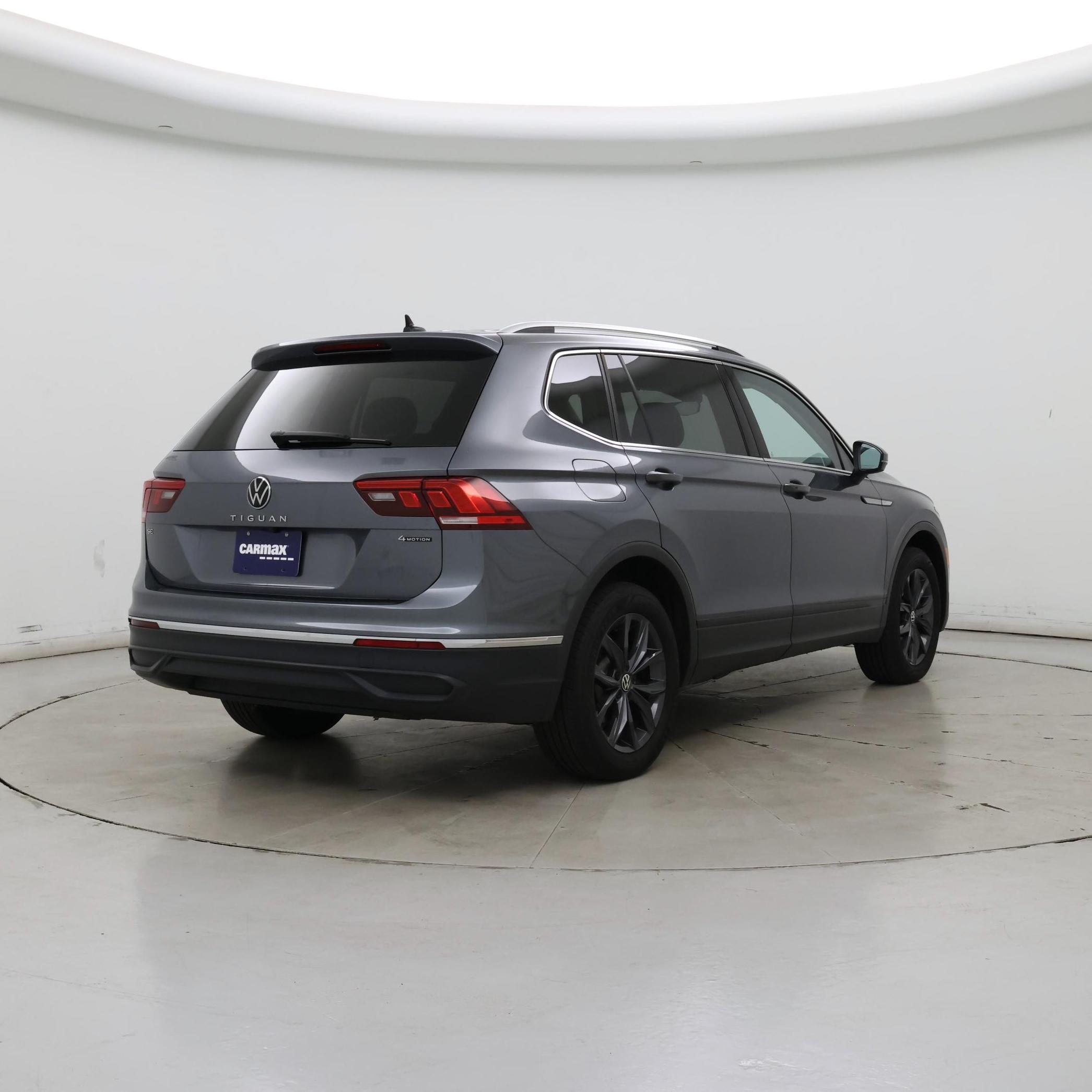 Thumbnail: 2022 Volkswagen Tiguan - 8