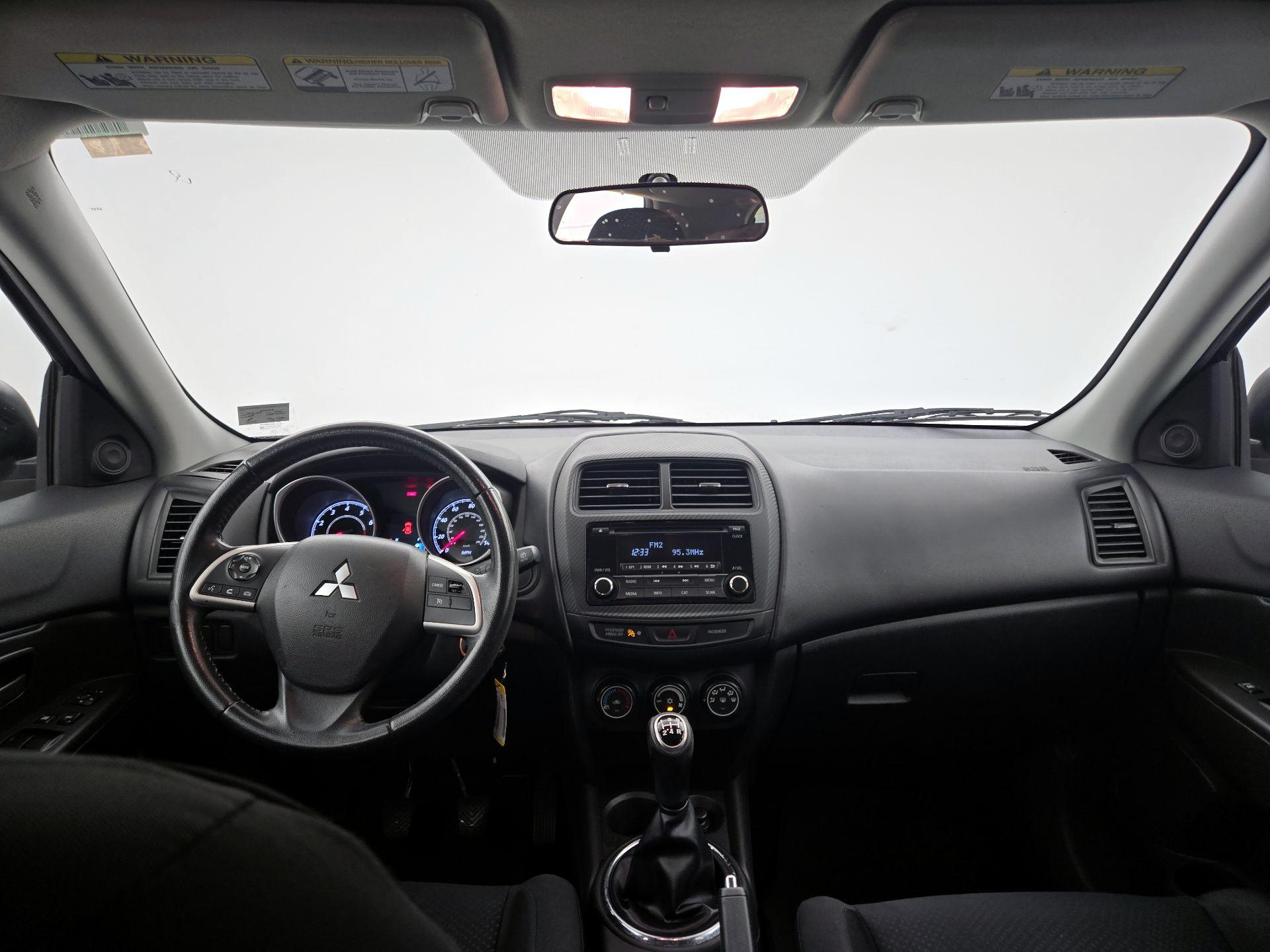 Thumbnail: 2015 Mitsubishi Outlander Sport - 9