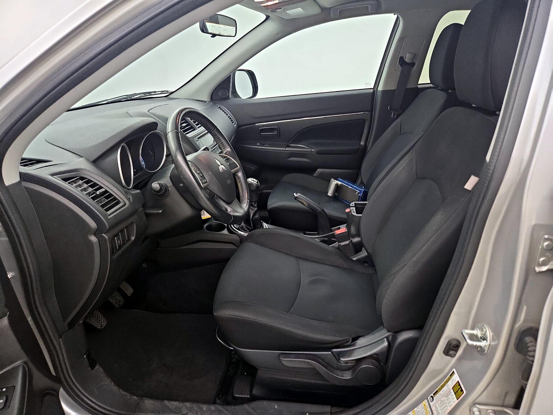 Thumbnail: 2015 Mitsubishi Outlander Sport - 11