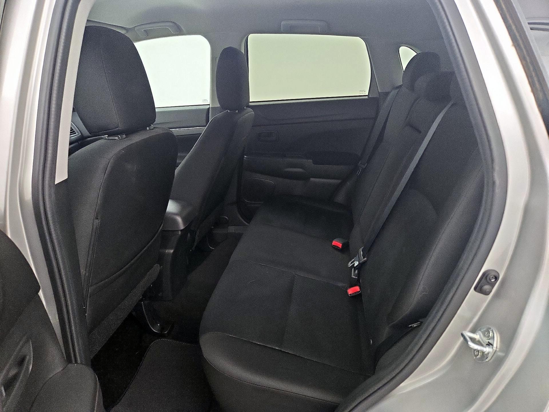 Thumbnail: 2015 Mitsubishi Outlander Sport - 18