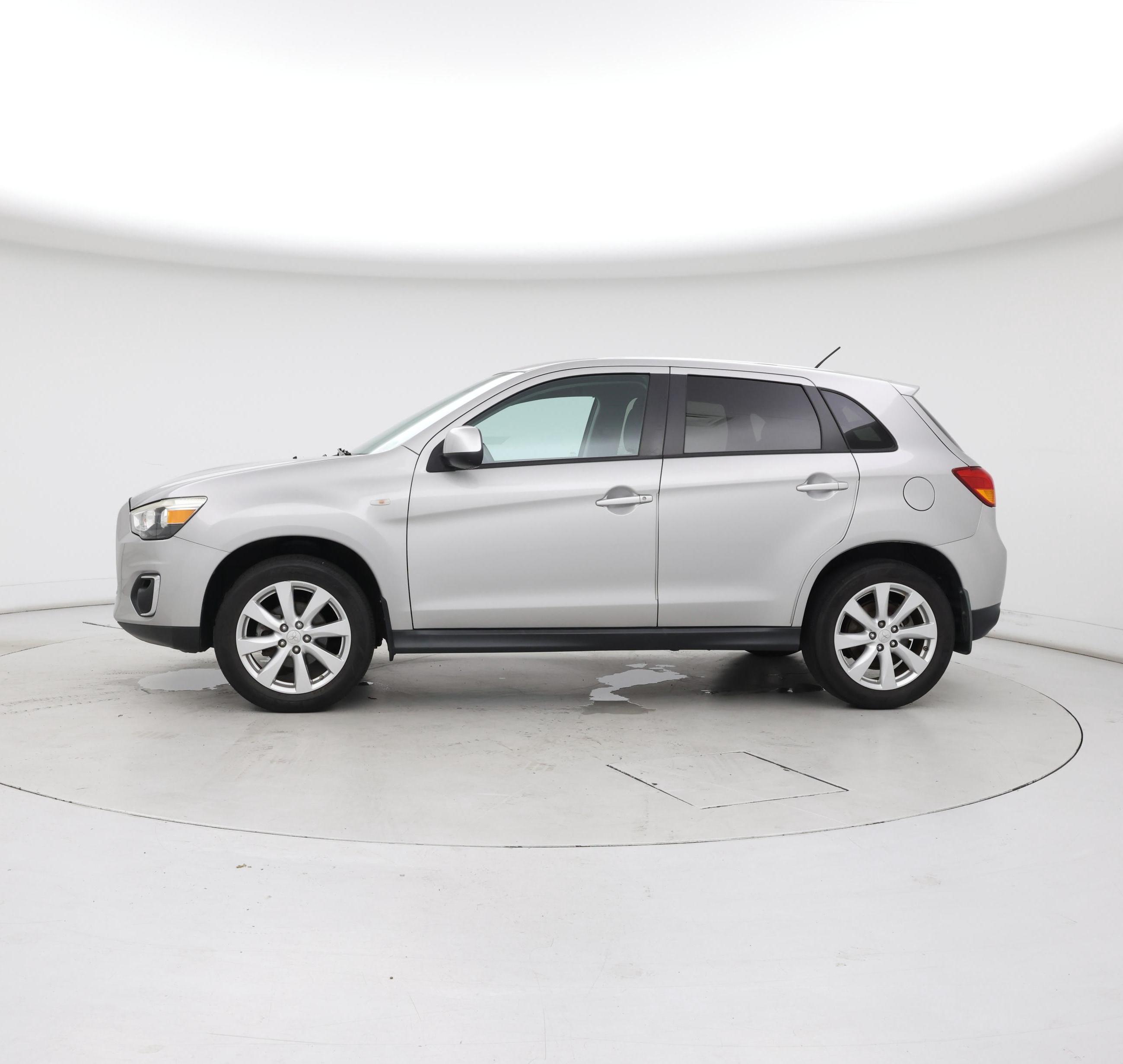 Thumbnail: 2015 Mitsubishi Outlander Sport - 3