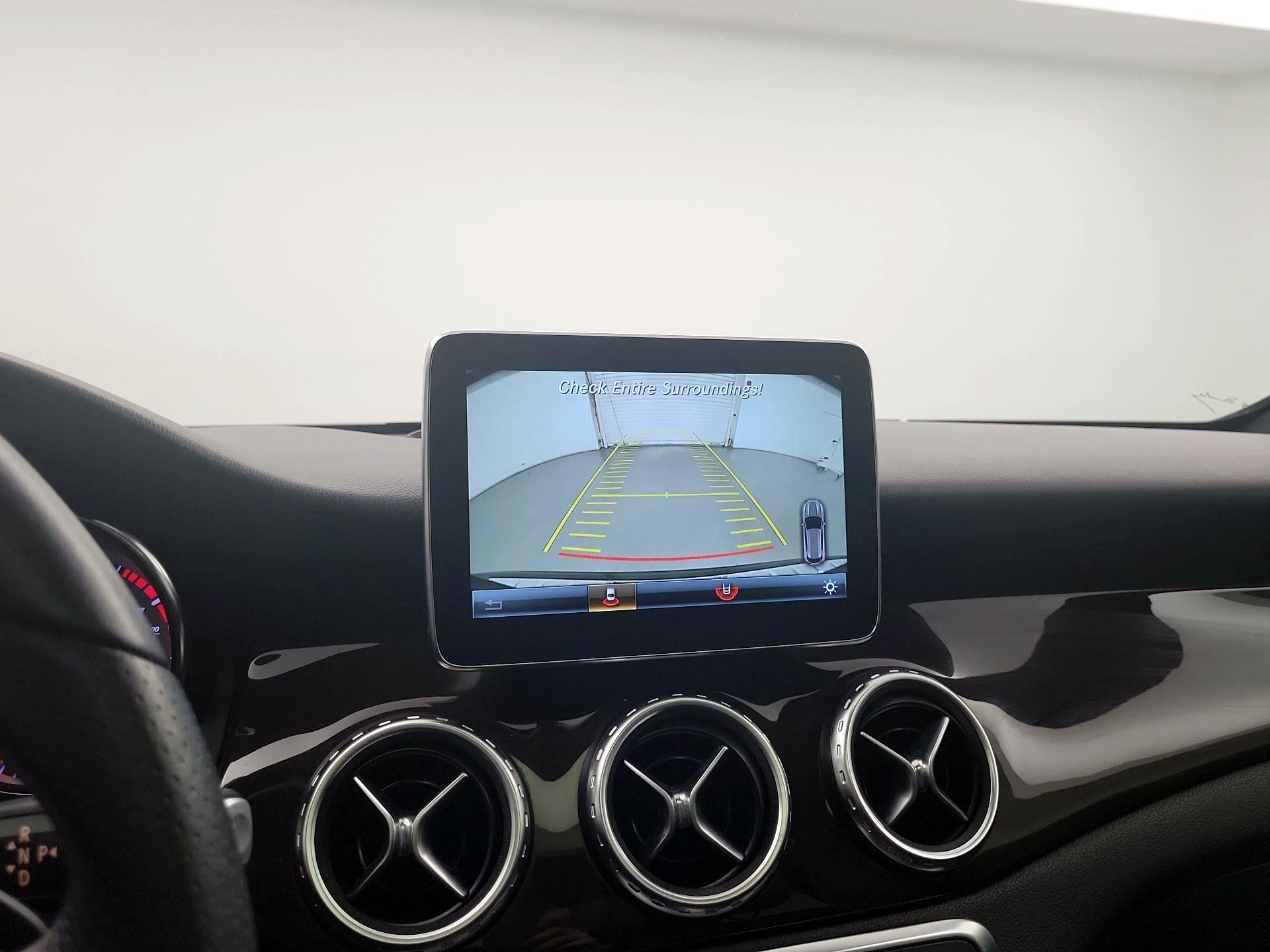 Thumbnail: 2016 Mercedes-Benz GLA - 13