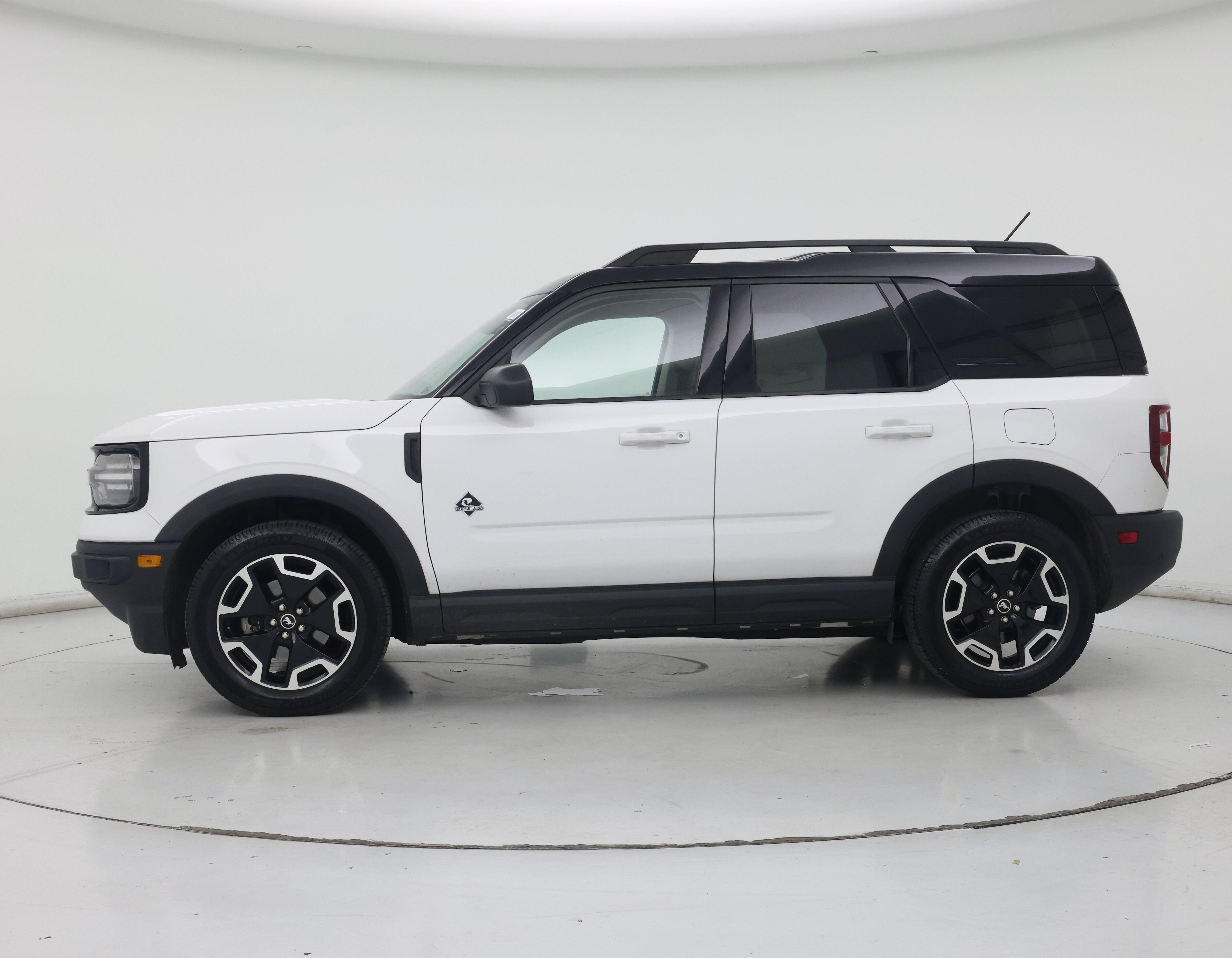 Thumbnail: 2021 Ford Bronco Sport - 3