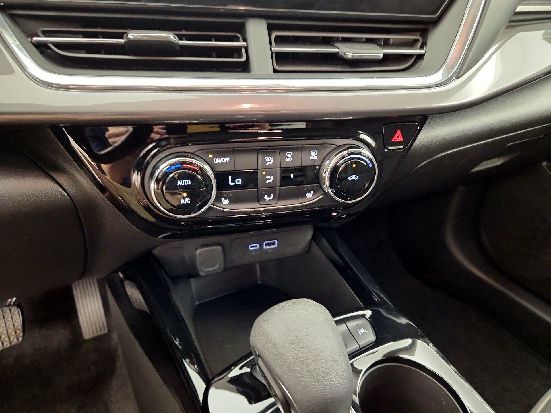 Thumbnail: 2024 Chevrolet Trax - 16