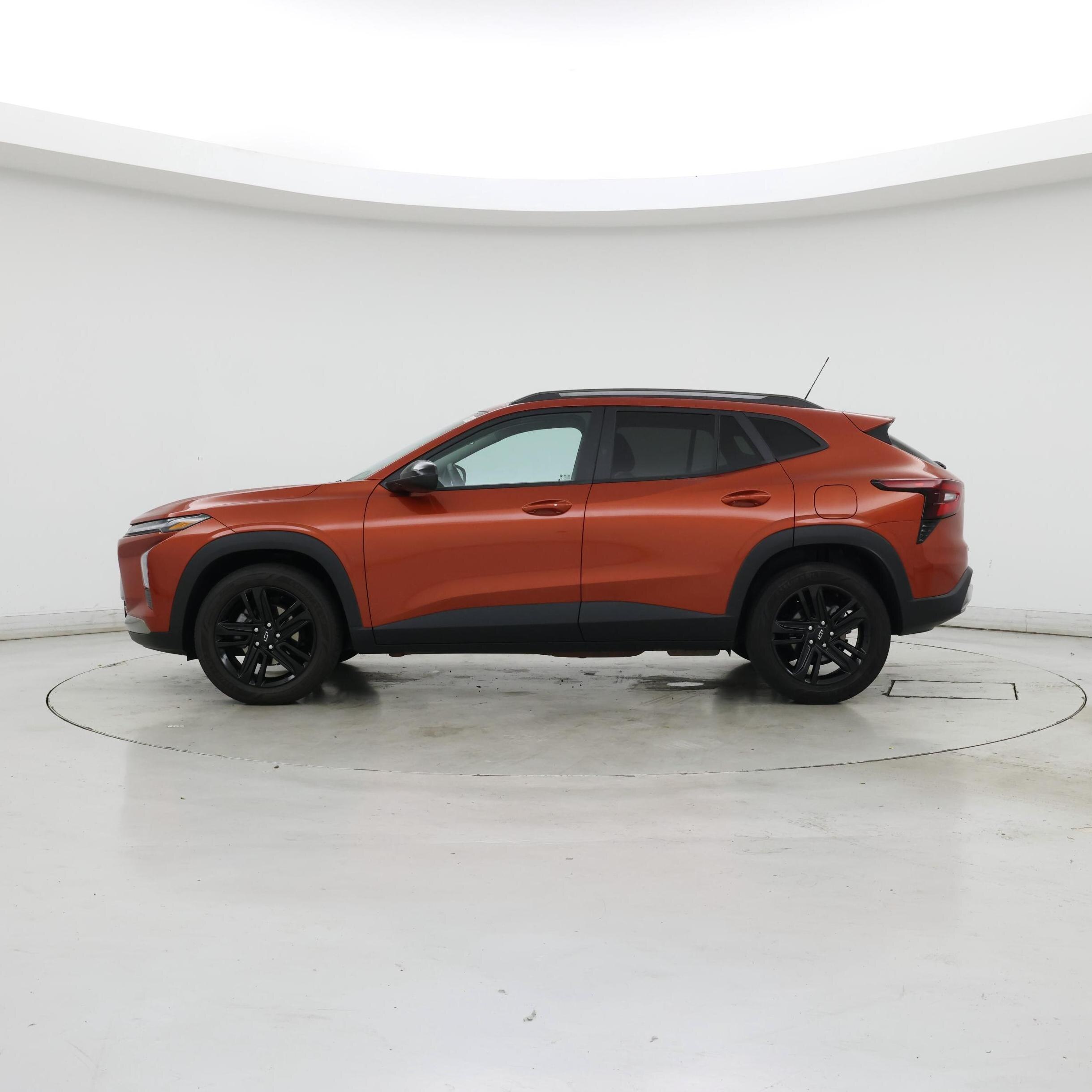 Thumbnail: 2024 Chevrolet Trax - 3