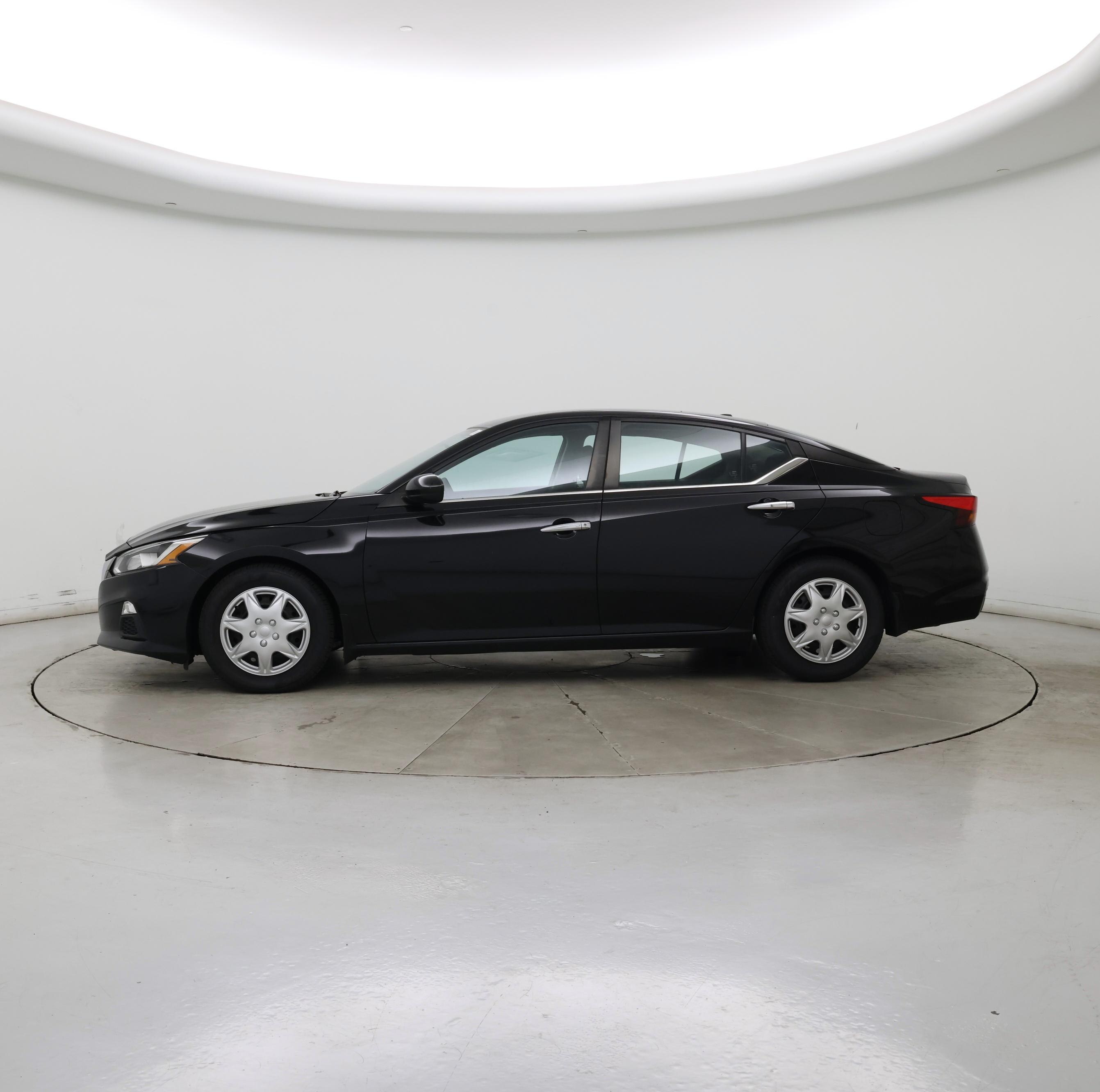 Thumbnail: 2020 Nissan Altima - 3