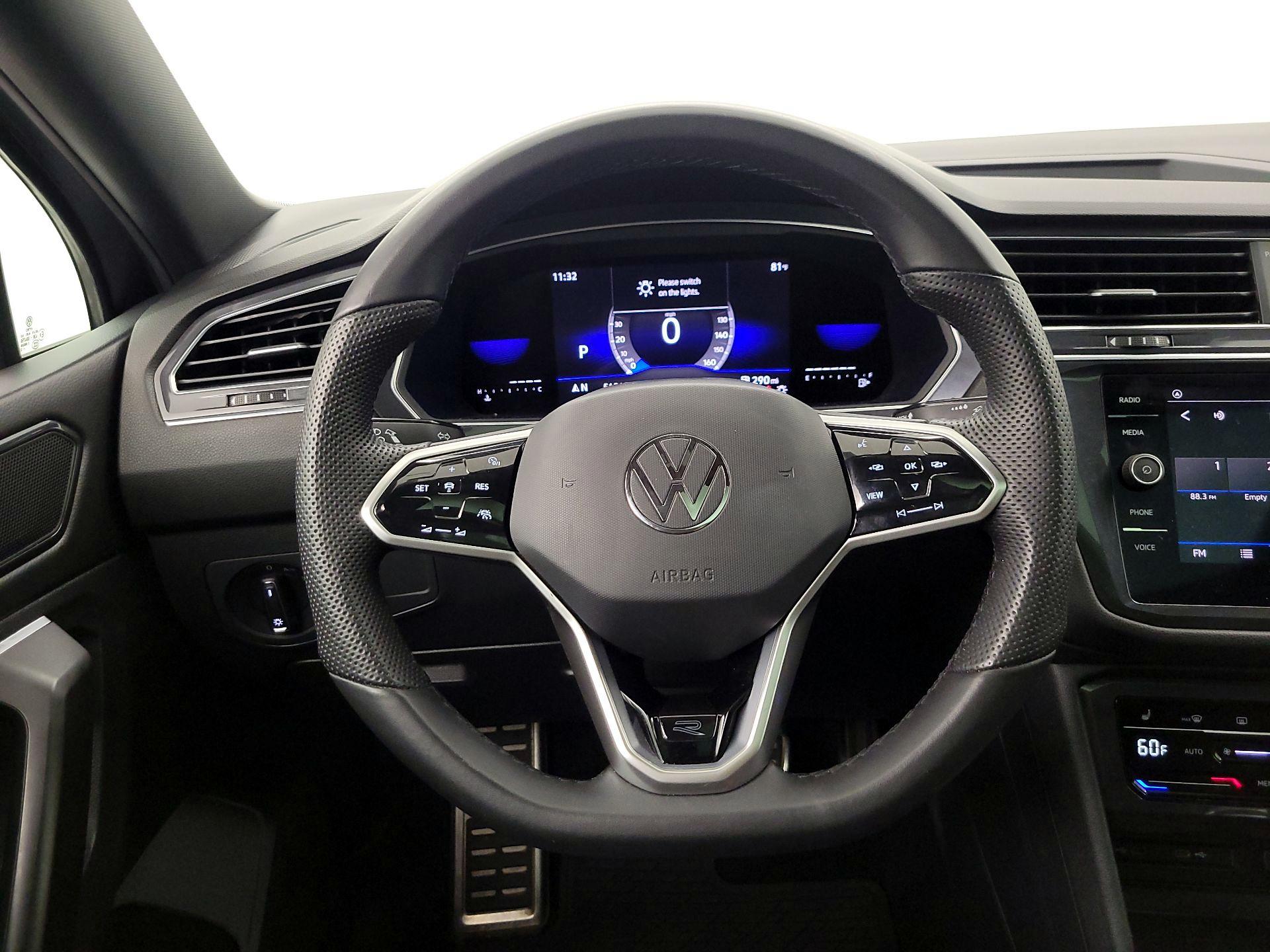 Thumbnail: 2022 Volkswagen Tiguan - 10