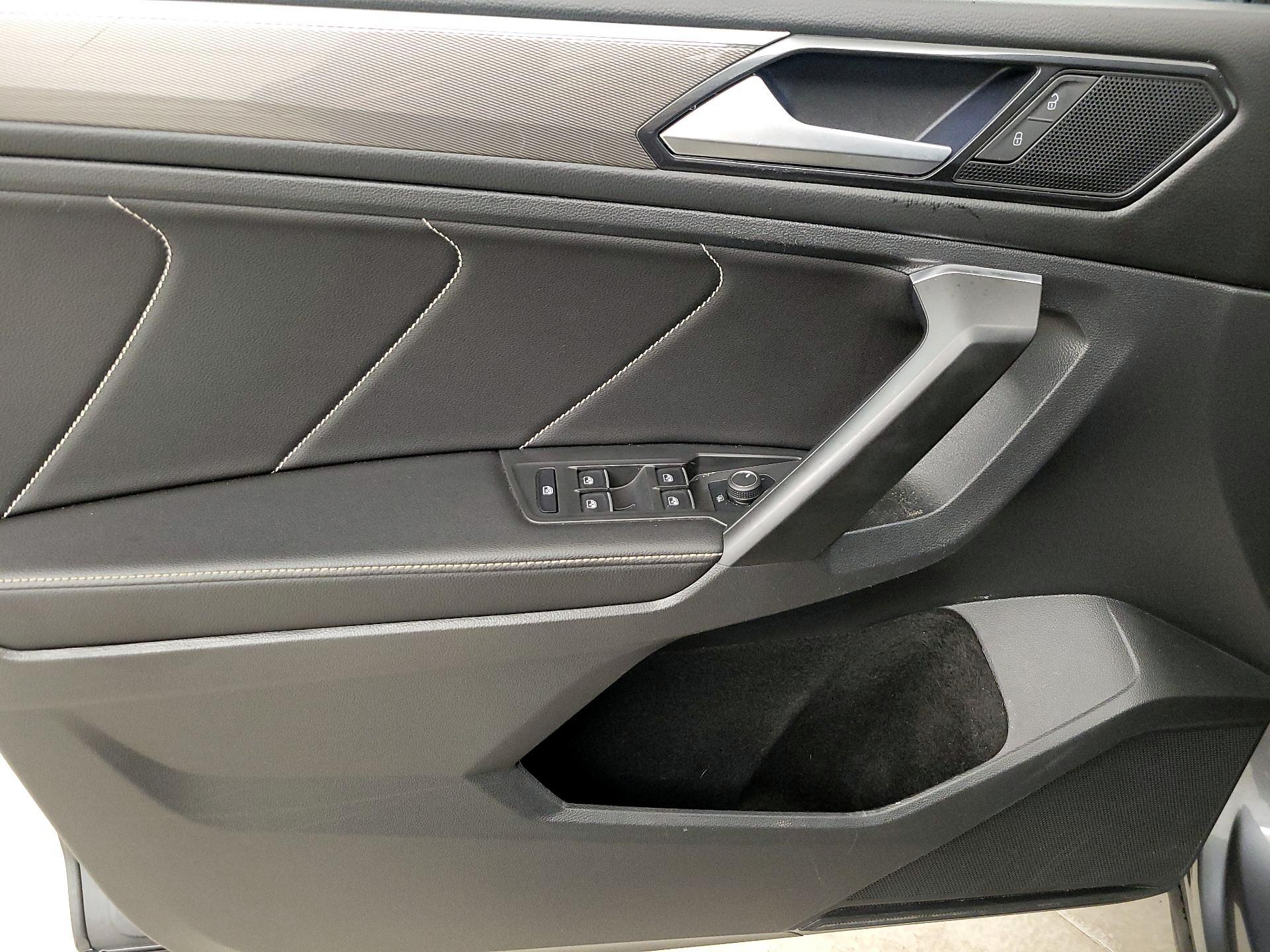 Thumbnail: 2022 Volkswagen Tiguan - 12