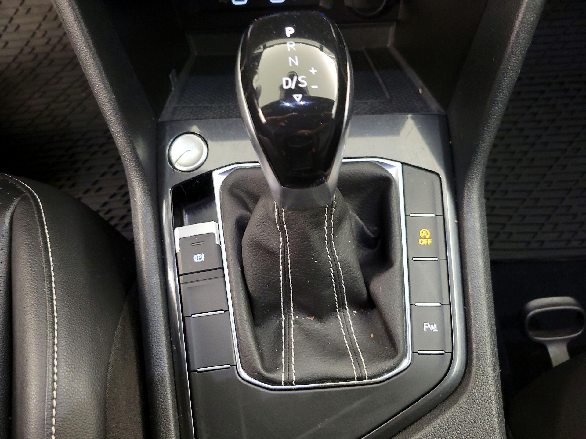 Thumbnail: 2022 Volkswagen Tiguan - 18