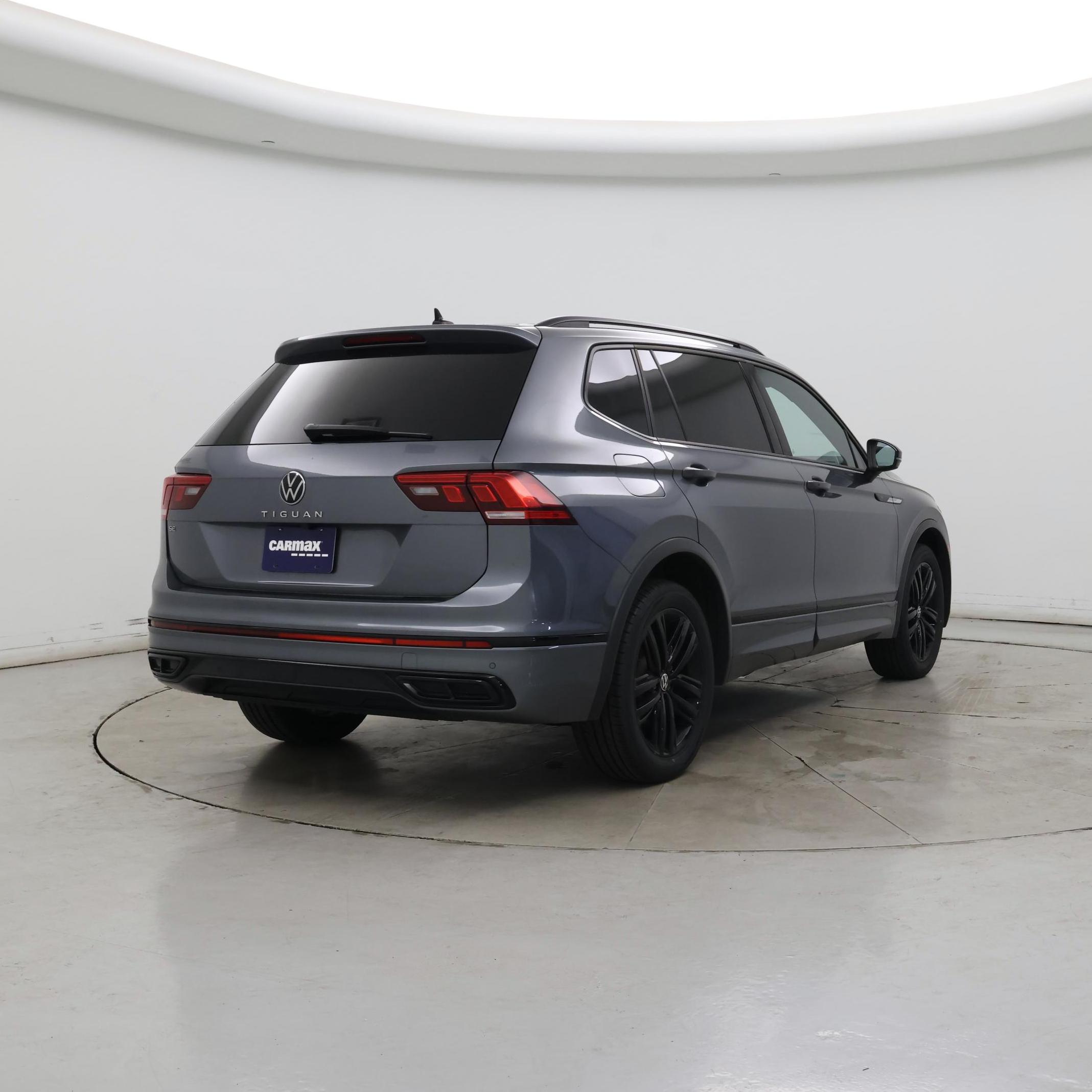 Thumbnail: 2022 Volkswagen Tiguan - 8