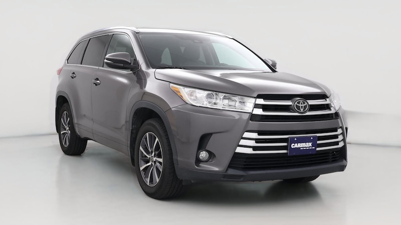 2017 Toyota Highlander SE Hero Image