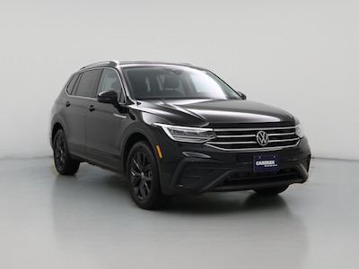 Black 2024 Volkswagen Tiguan SE