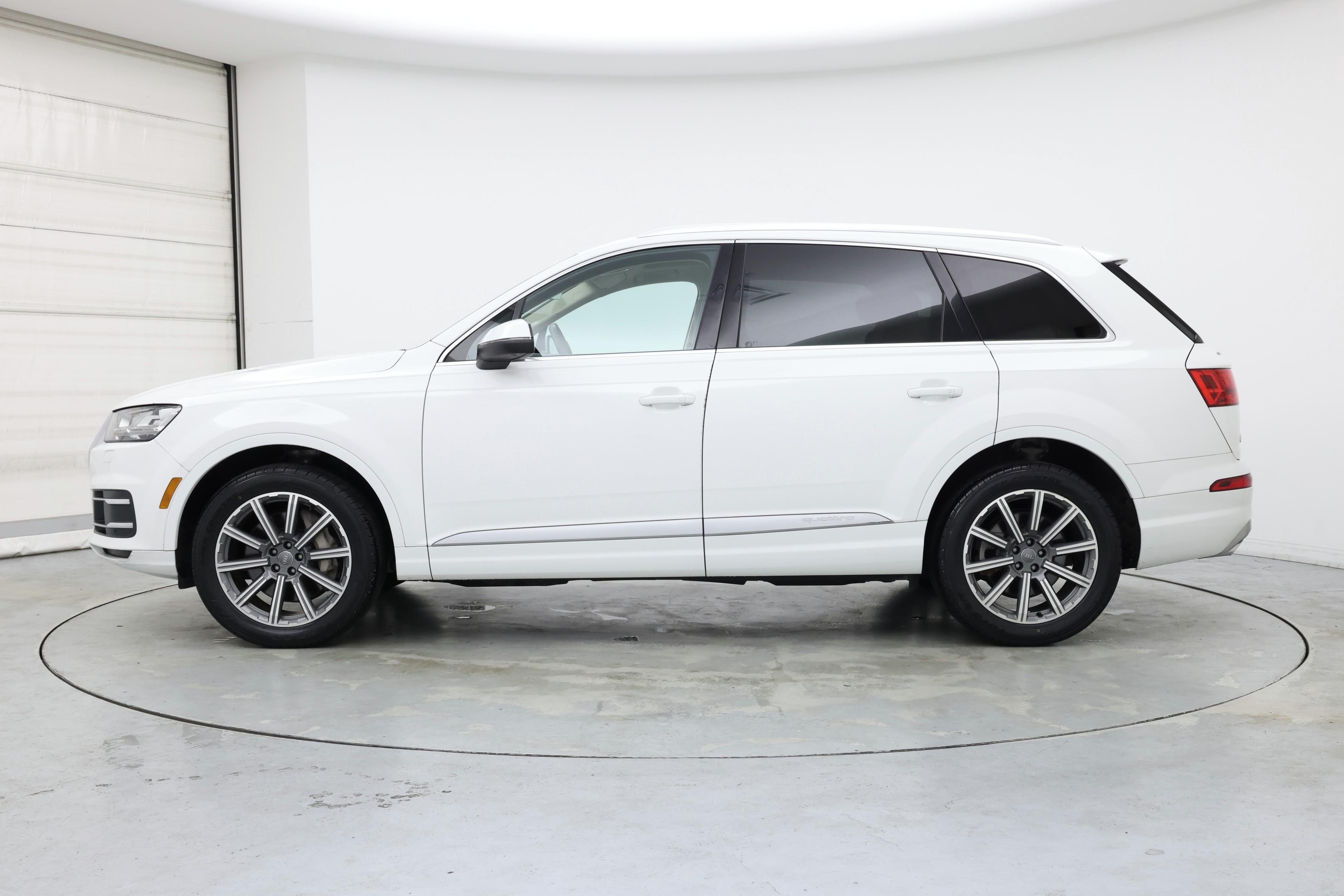 Thumbnail: 2019 Audi Q7 - 3