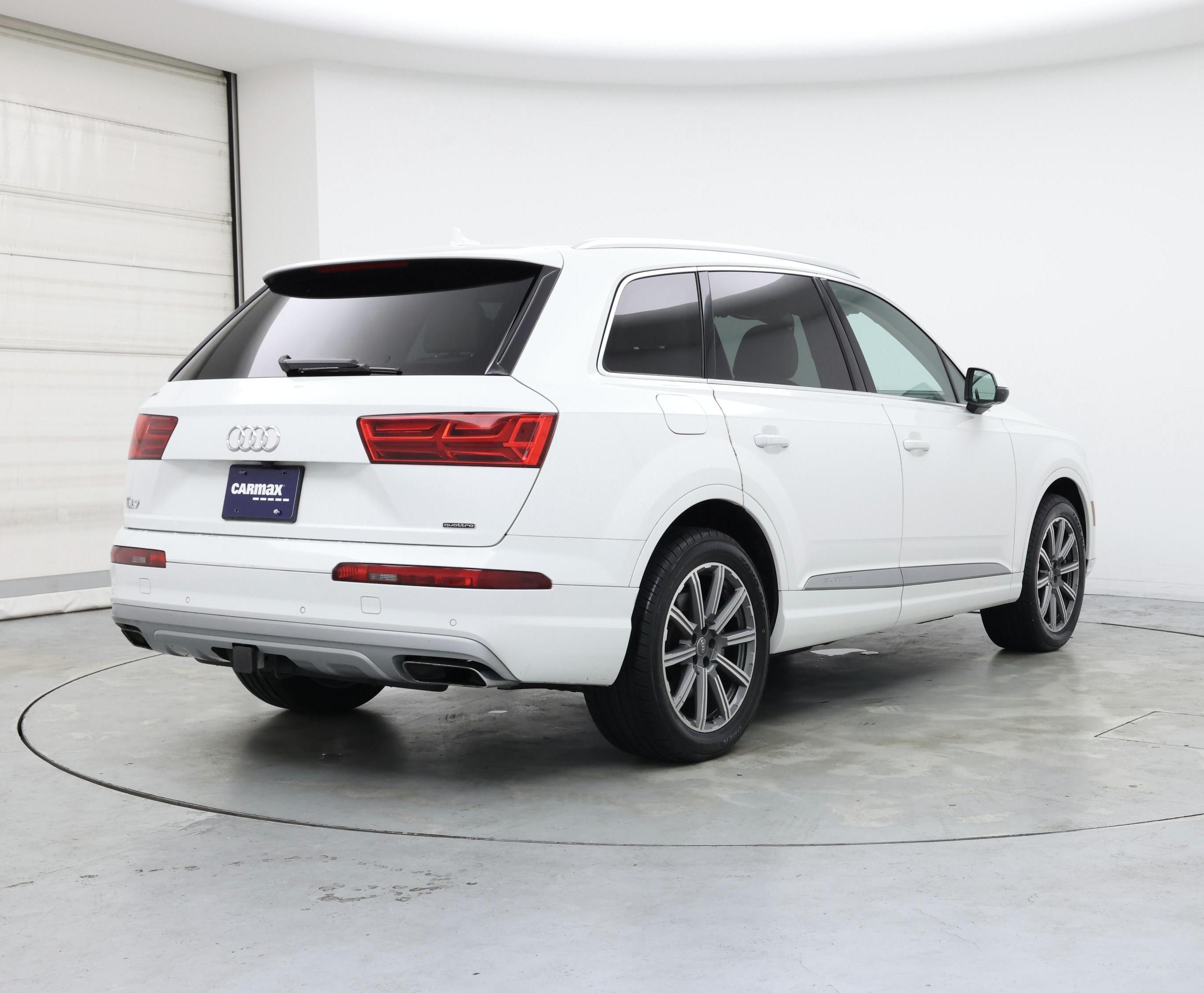 Thumbnail: 2019 Audi Q7 - 8