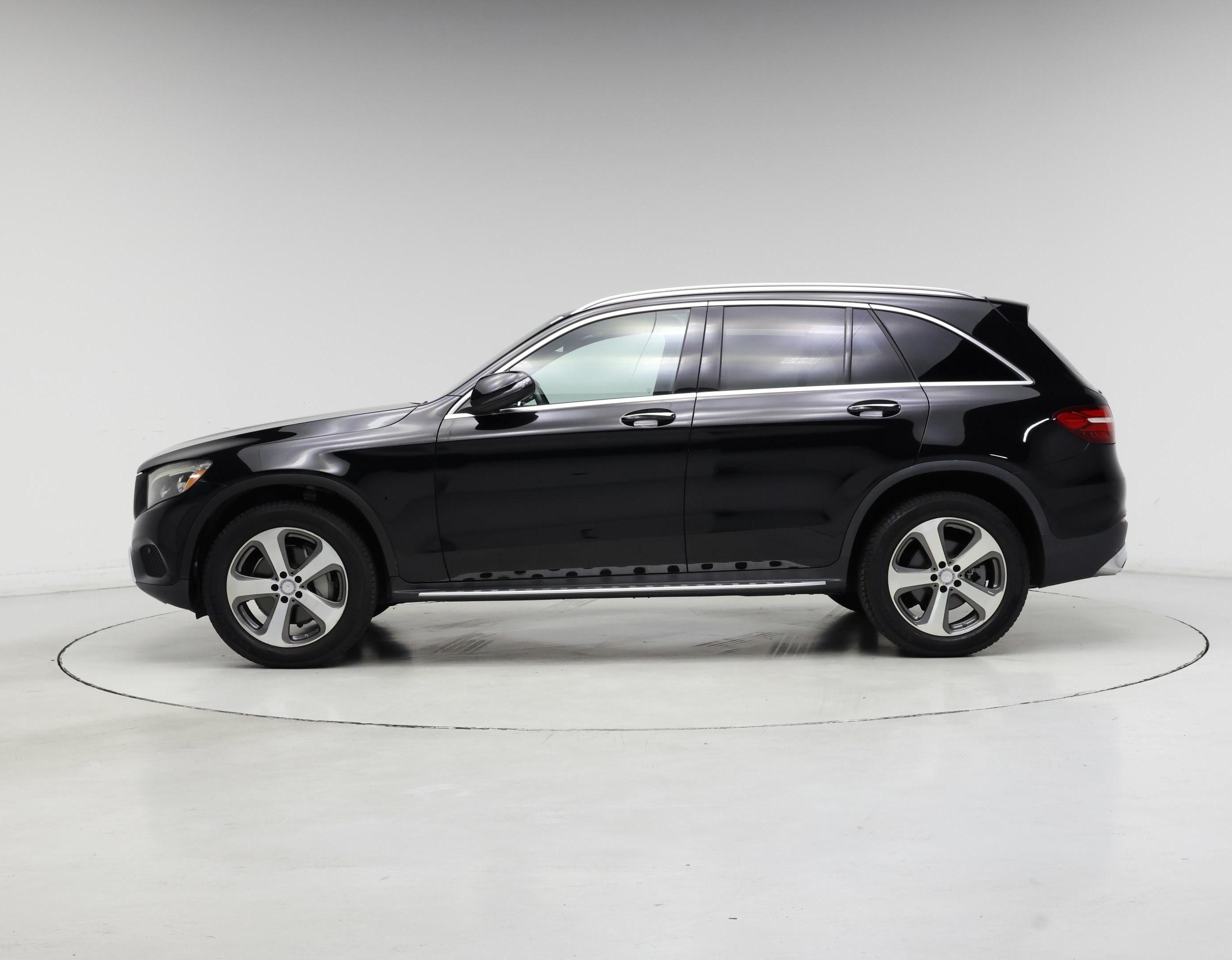 Thumbnail: 2017 Mercedes-Benz GLC - 3